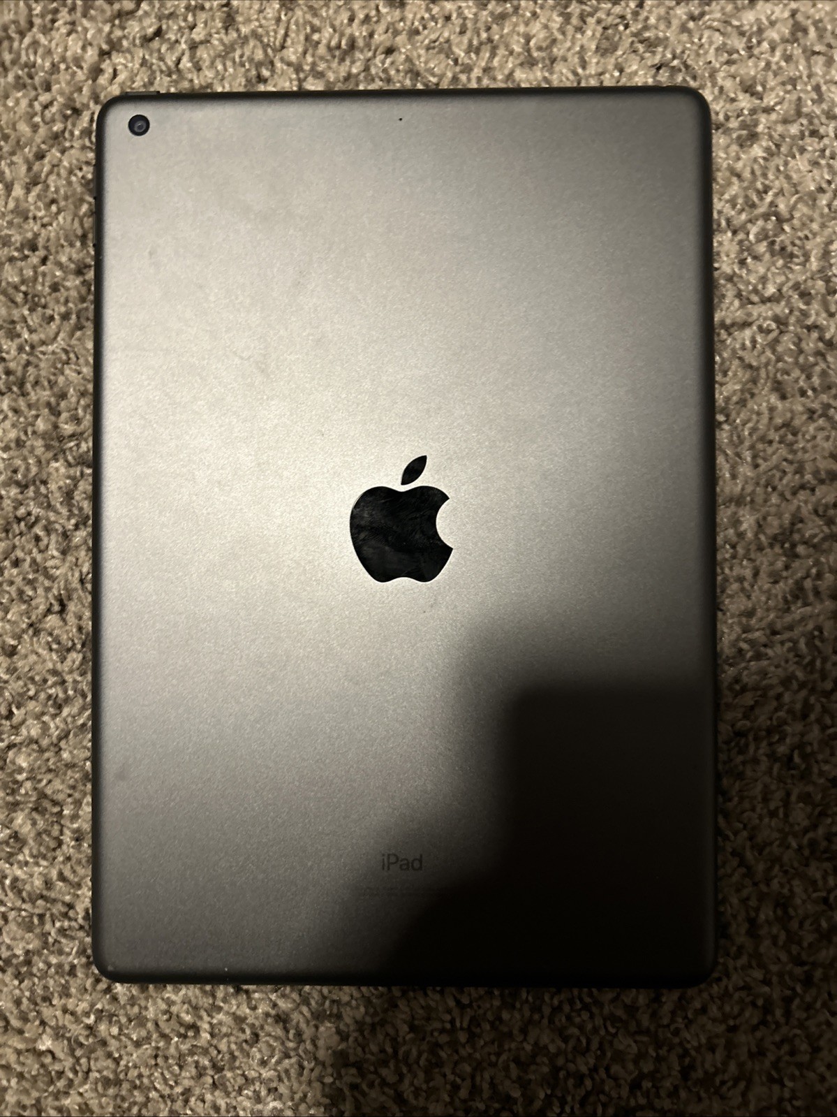 Silver Apple iPad 2. (can show Proof Of Working If Interested)