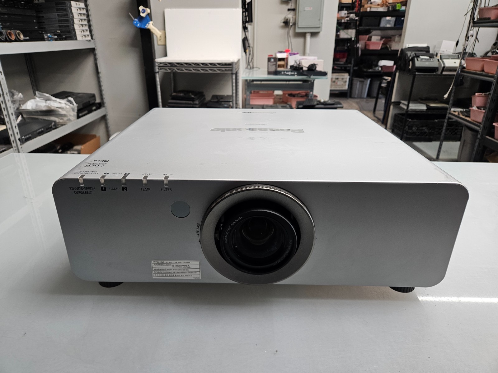 Panasonic DW6300 (PT-DW6300US) DLP Projector VGA-DVI - Lamp Timer: 3215 Hrs