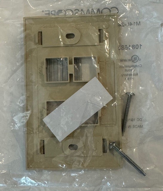 CommScope M14L-246 L Type Flush Mount Faceplate 4 Port 108168550 Ivory Lot of 5