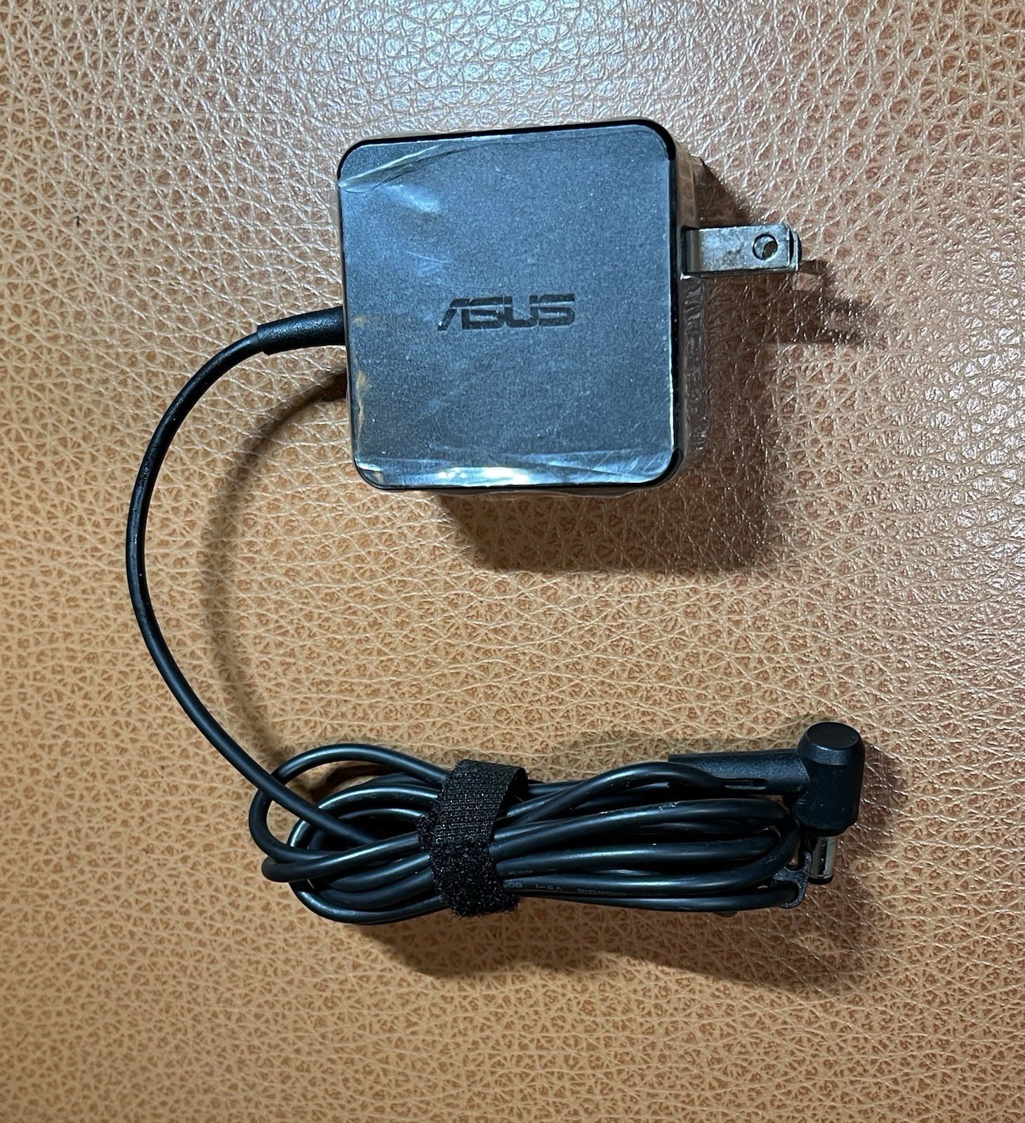 Genuine  Asus AC DC Wall Adapter 33W Model AD890326 5.5 mm tip 19V 1.75A OEM