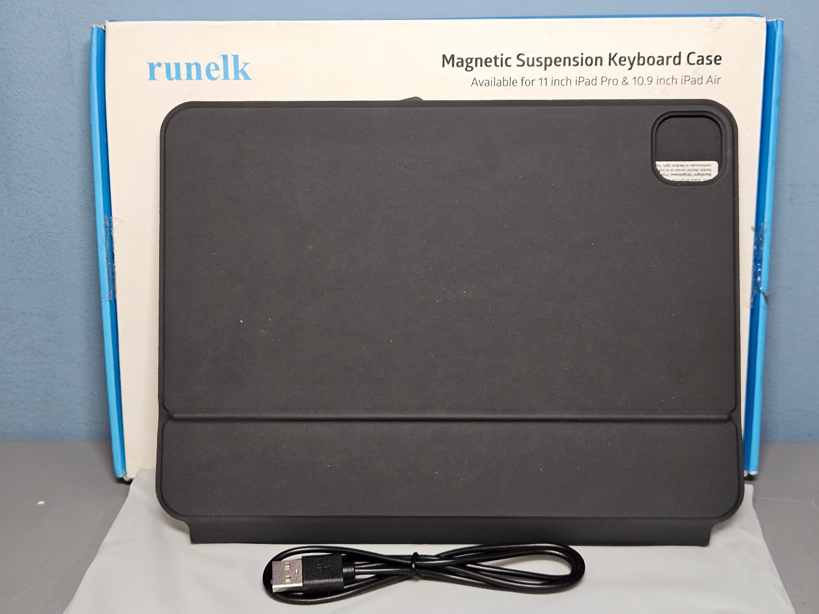 Runelk Magnetic Suspension Keyboard Case Ultra Thin Backlit Keyboard - New