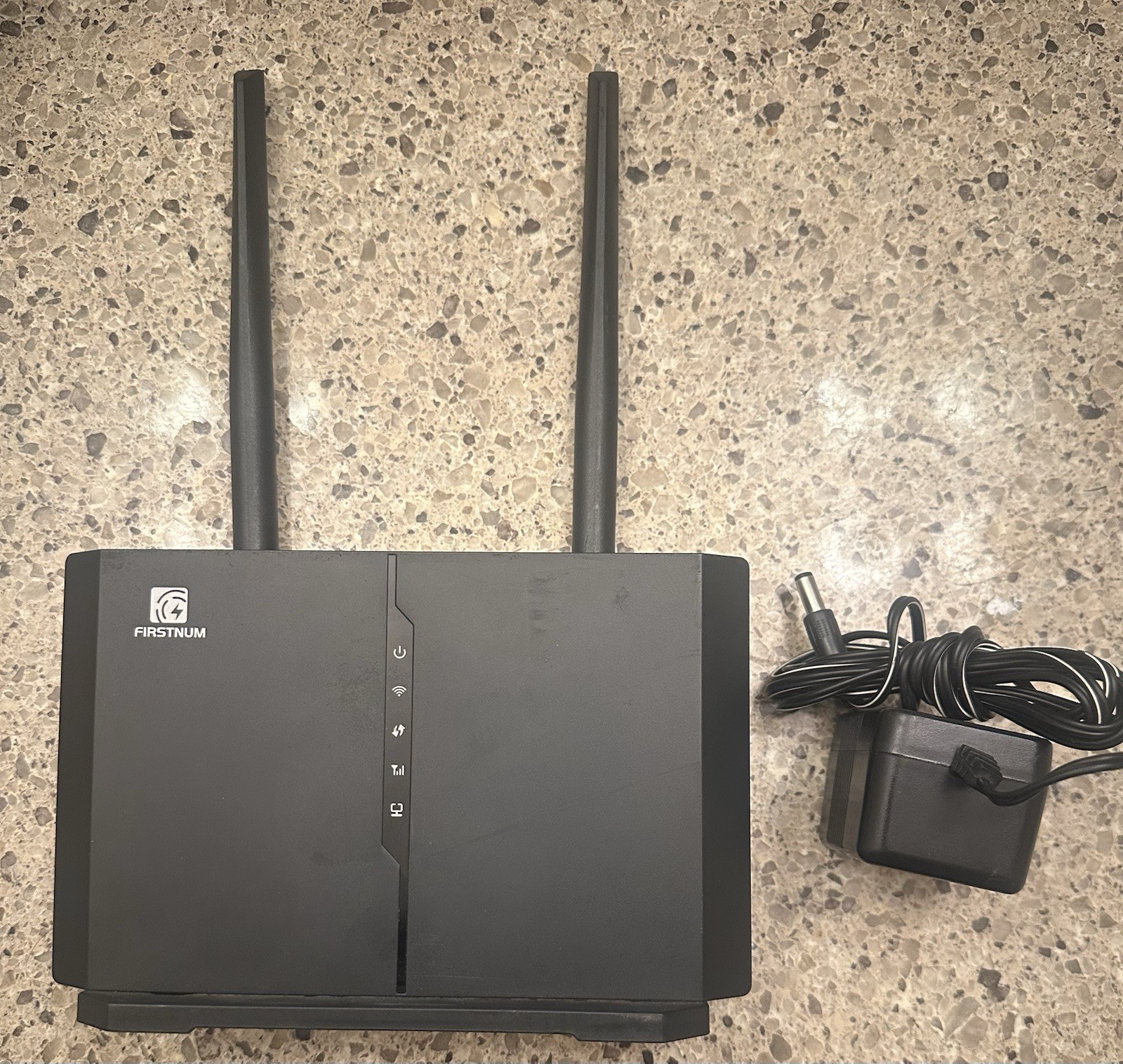CPE C600C WiFi Router with SIM Card Slot 4G LTE 300 Mbps WiFi, Portable Firstnum