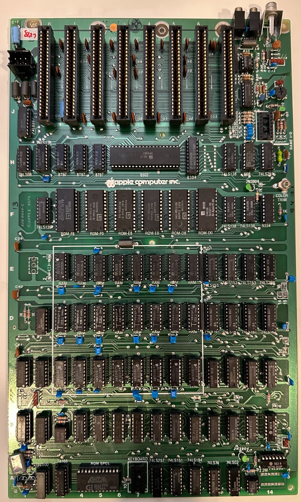 Apple II Plus +  Motherboard 820-0044-C - Tested, Cleaned, Working Great