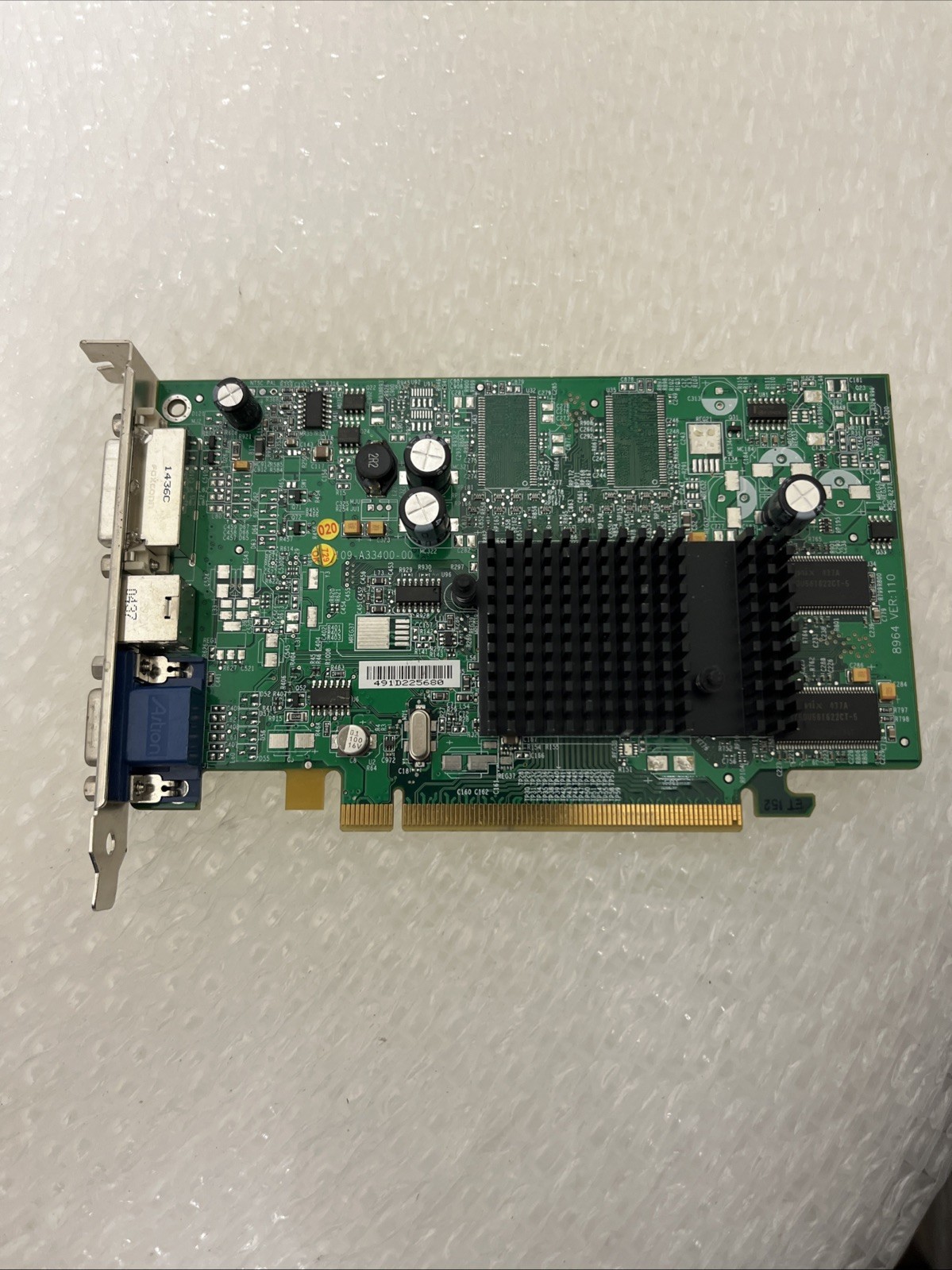 Dell 0F3988 ATI Radeon VGA DVI PCI Express 128MB Video Card