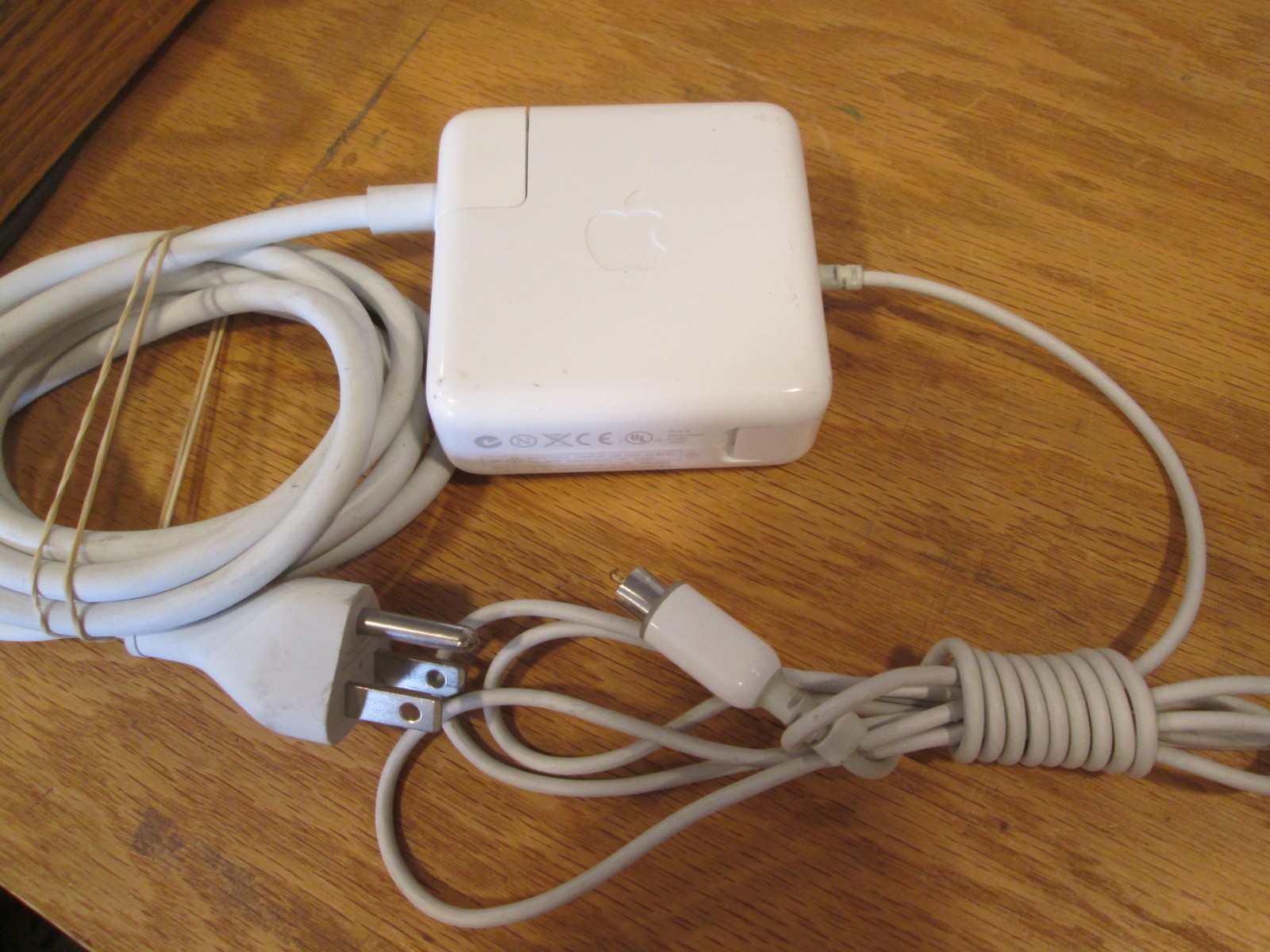 Genuine Apple 65W A1021 Portable Power Supply Charger for iBook PowerBook