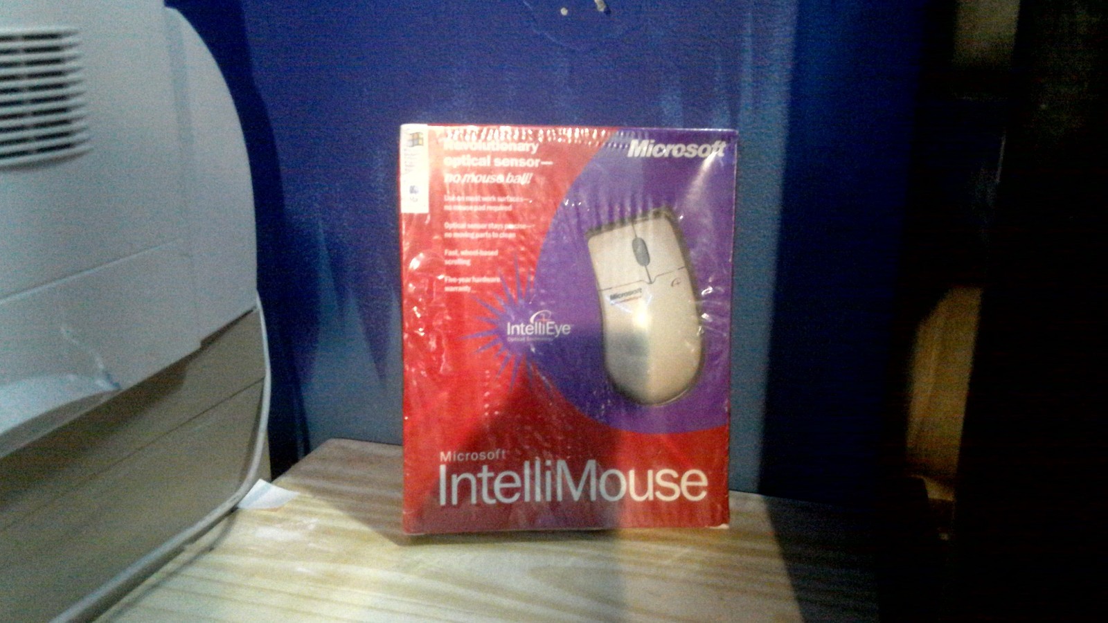 Microsoft IntelliMouse IntelliEye Optical Mouse NEW Sealed Box Dented