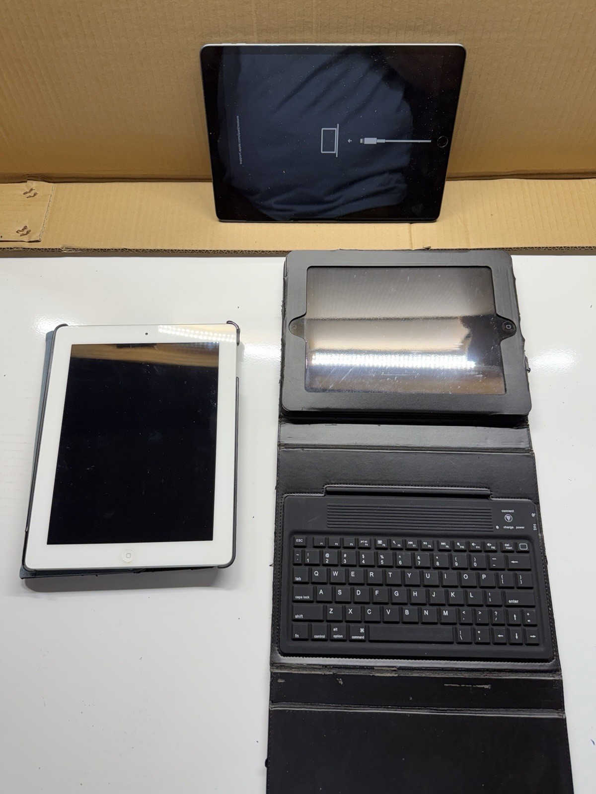 IPad Lot Untested Lot of 3 For Parts Or Repair Apple iPad bundle