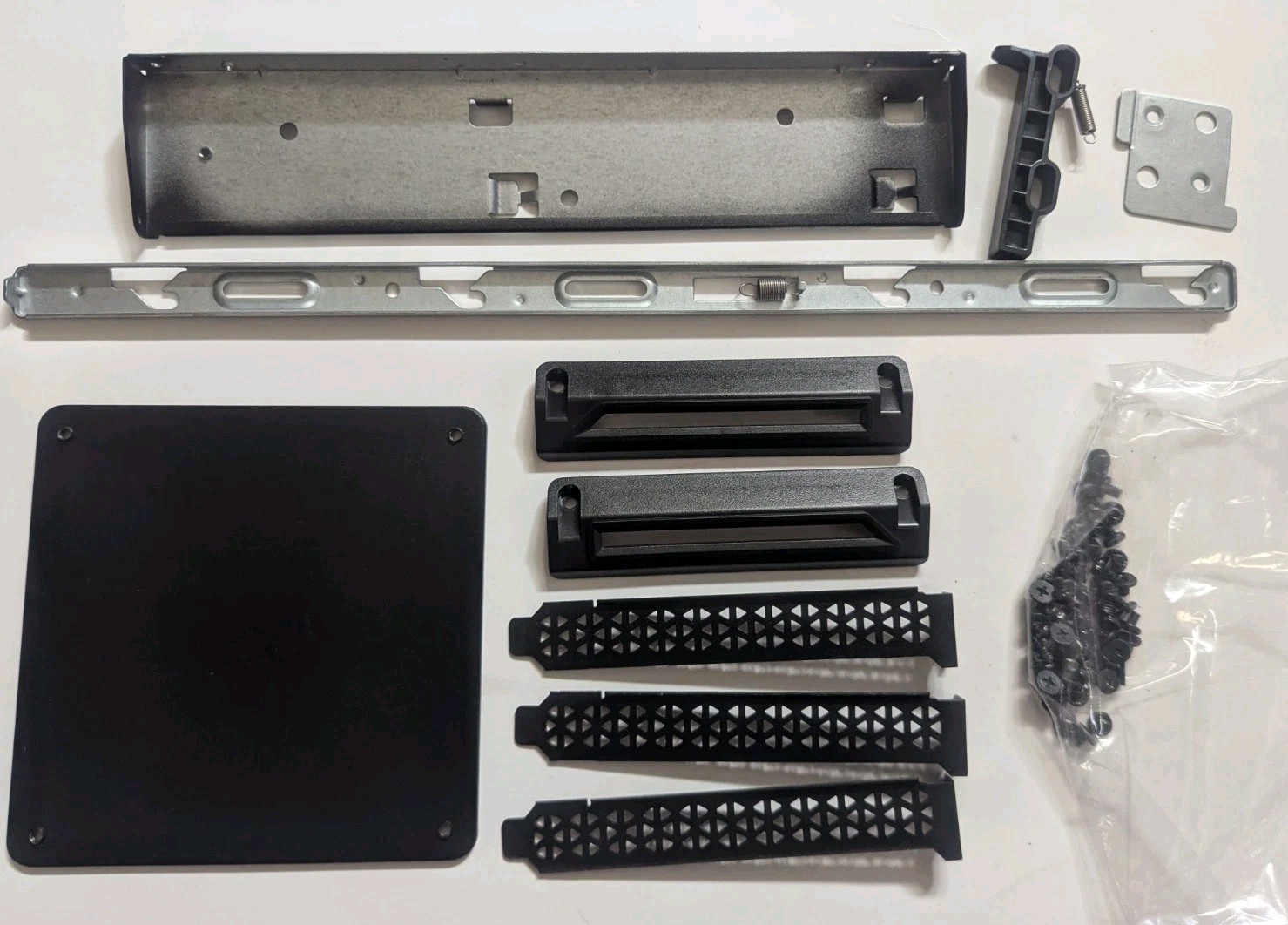HP Omen X 900 Series Parts, Miscellaneous, Screws And Small Parts, Pre-Owned