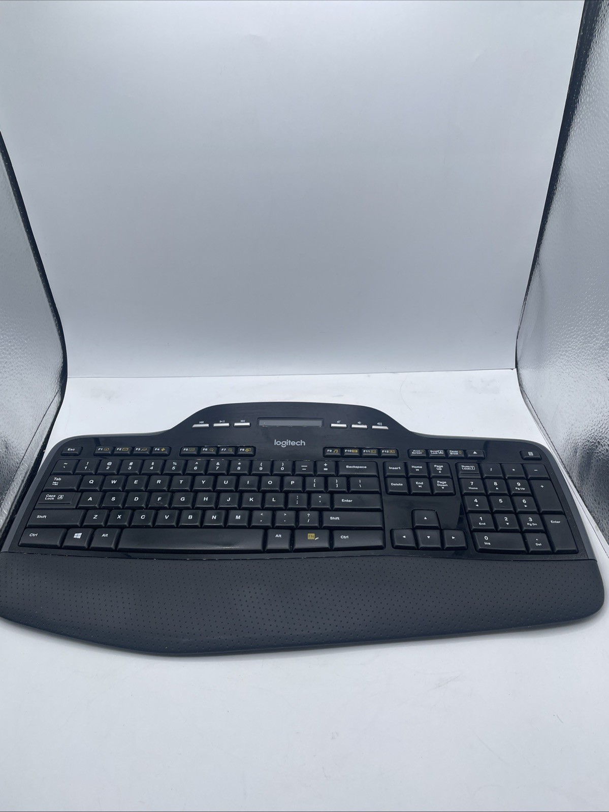 Logitech MK710 Wireless Keyboard Turns On No Dongle