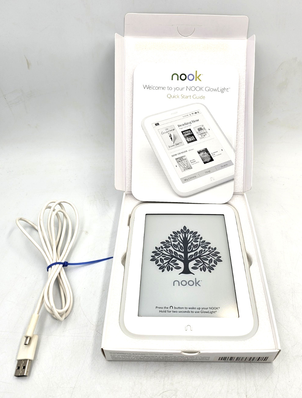 Barnes & Noble Nook Glow Light VERY GENTLY USED IN BOX w/100+ Books Downloaded