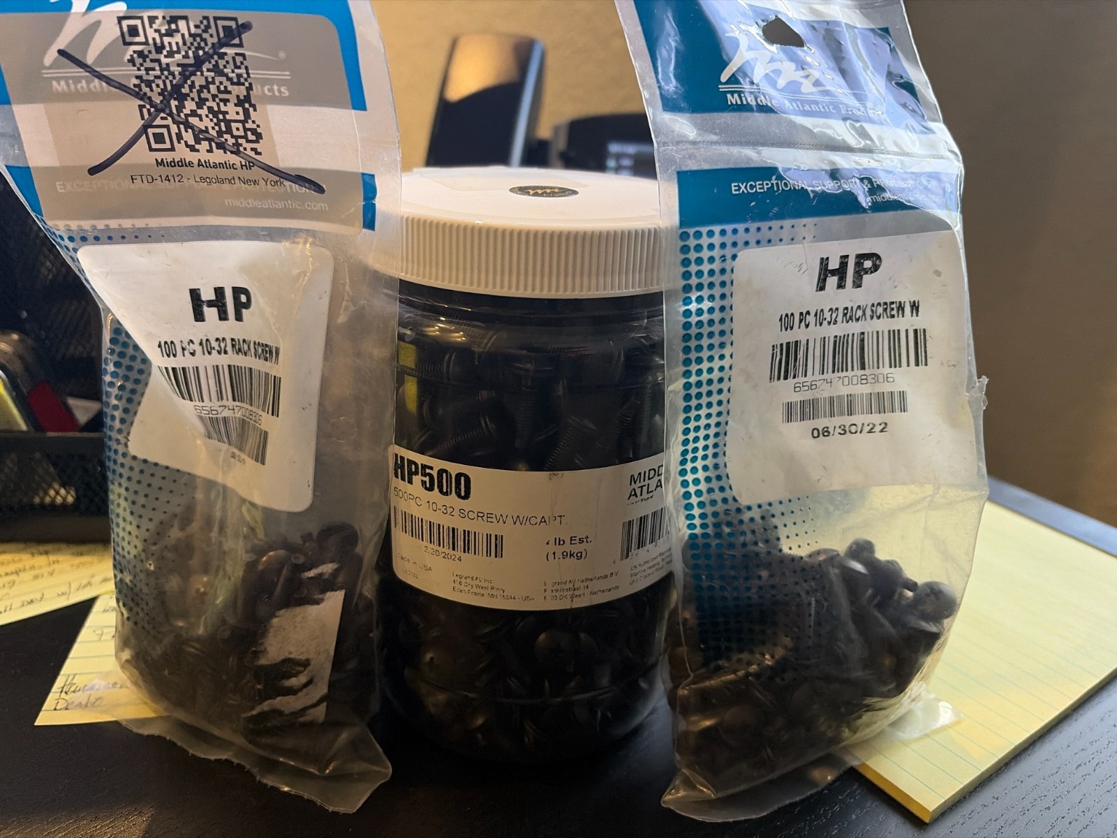 Middle Atlantic HP 10-32 Rack Screws w/ Caps