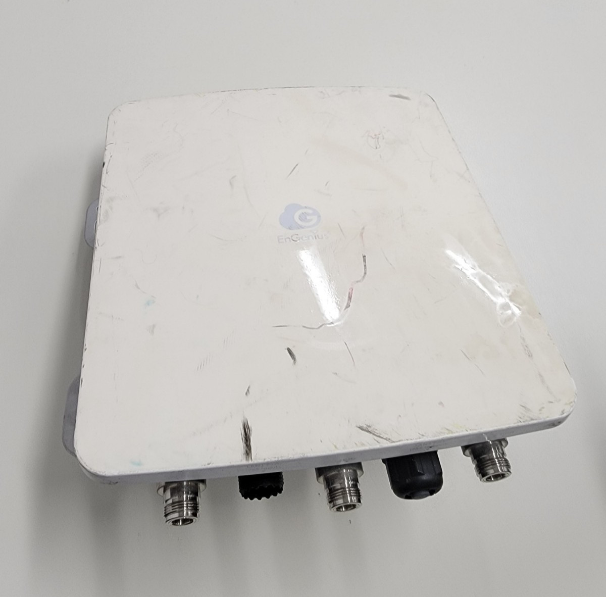 EnGenius ECW270 CLOUD 4X4 OUTDOOR UNIT. used