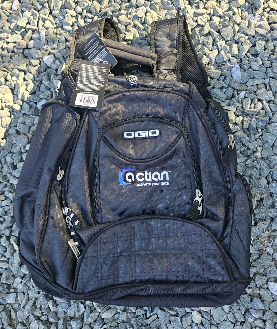 /L@@K\ Brand New OGIO Metro Pack 711105 Backpack, Laptop Sleeve -Black. Branded