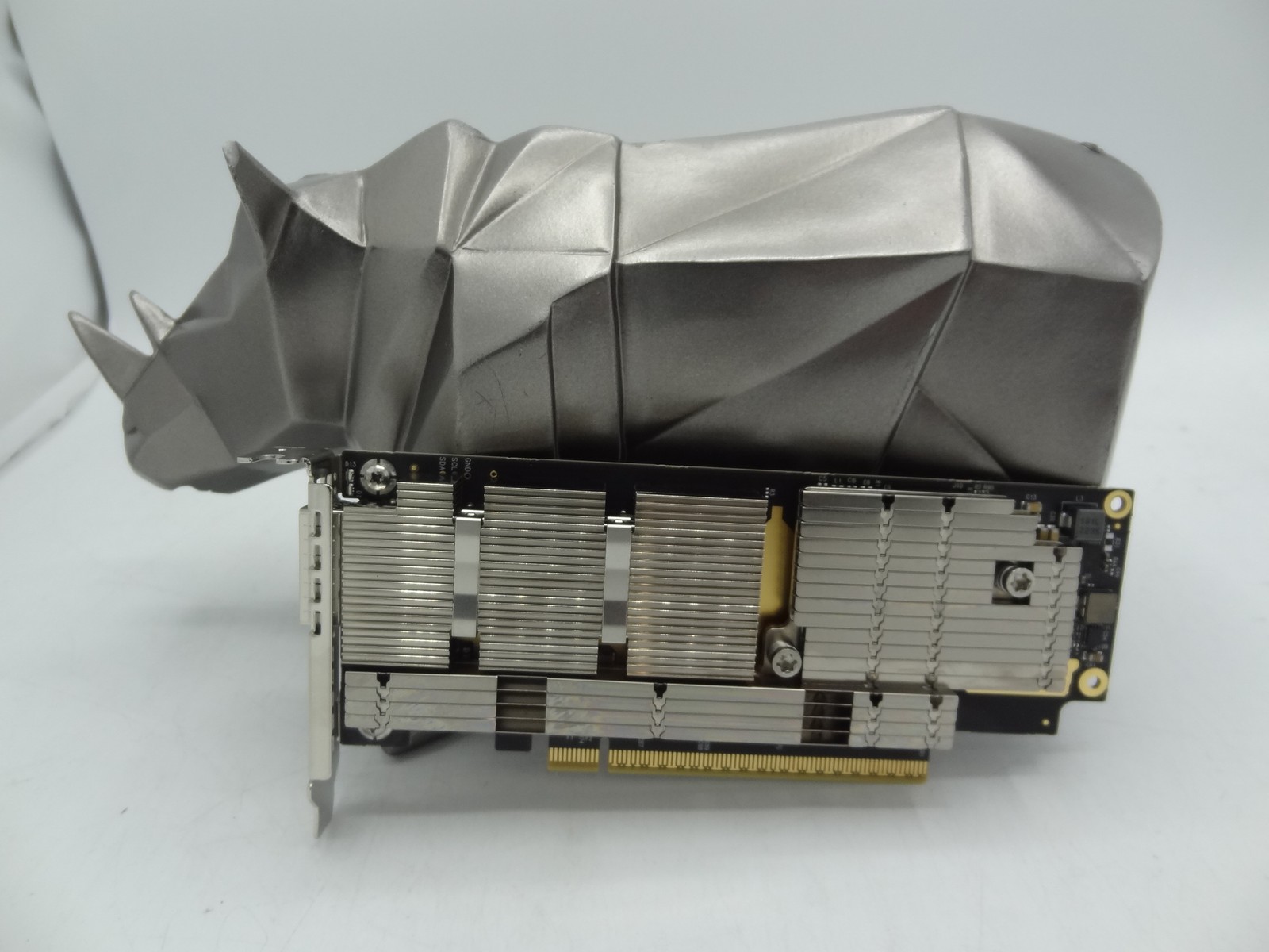 Mellanox MCX75310AAS-HEAT ConnectX-7 200Gb/s NDR200 Adapter (Crypto Disabled)