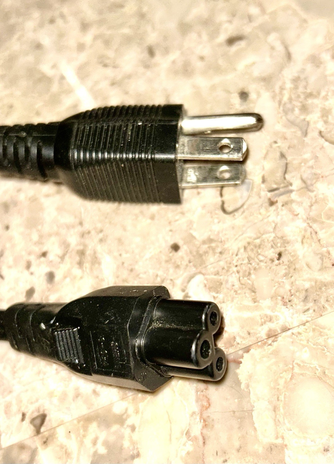 I-SHENGIS-034 3-Prong 125v AC 3ft US Cable SP-305B