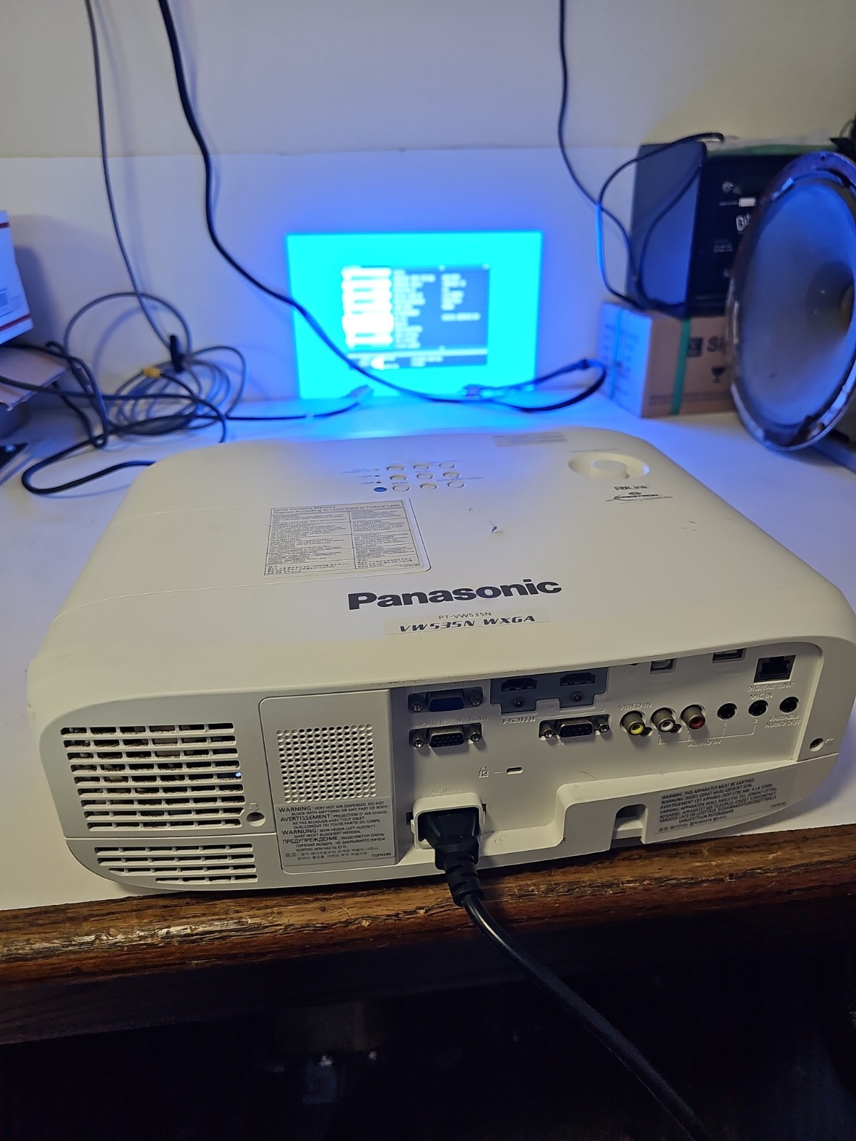 Panasonic Projector PT-VW535N 1330 Lamp Hours. Working