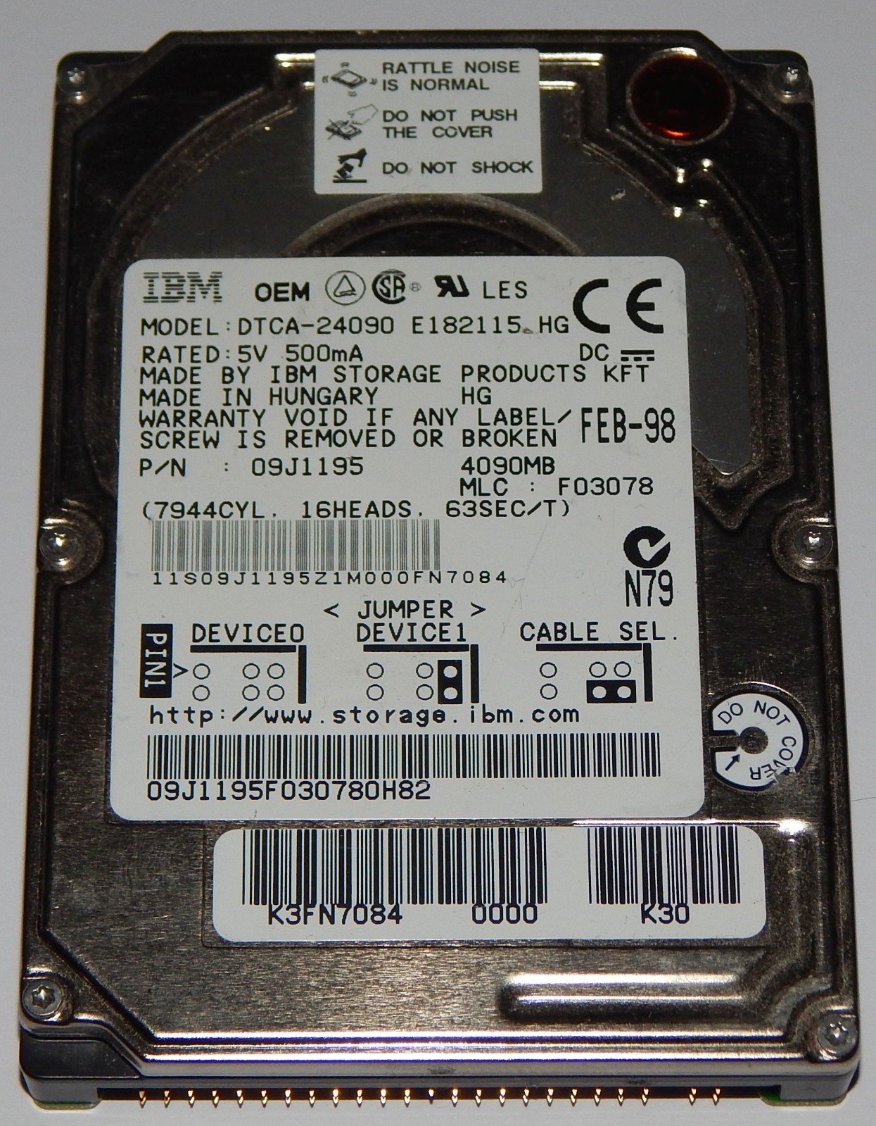 IBM Travelstar DTCA-24090 4090MB 44pin IDE 2.5" HDD Hard Drive 4GB Hard Disk