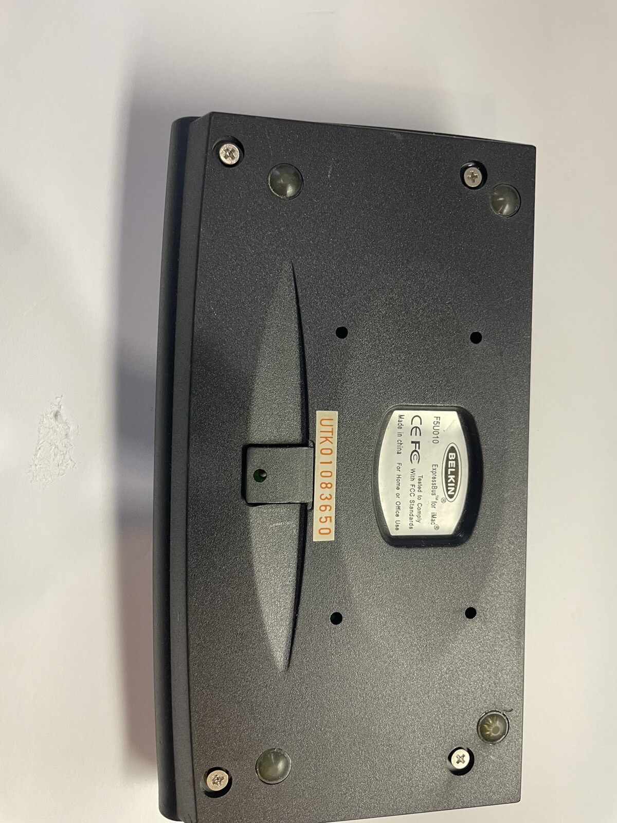  Belkin ExpressBus for iMac Model F5U010