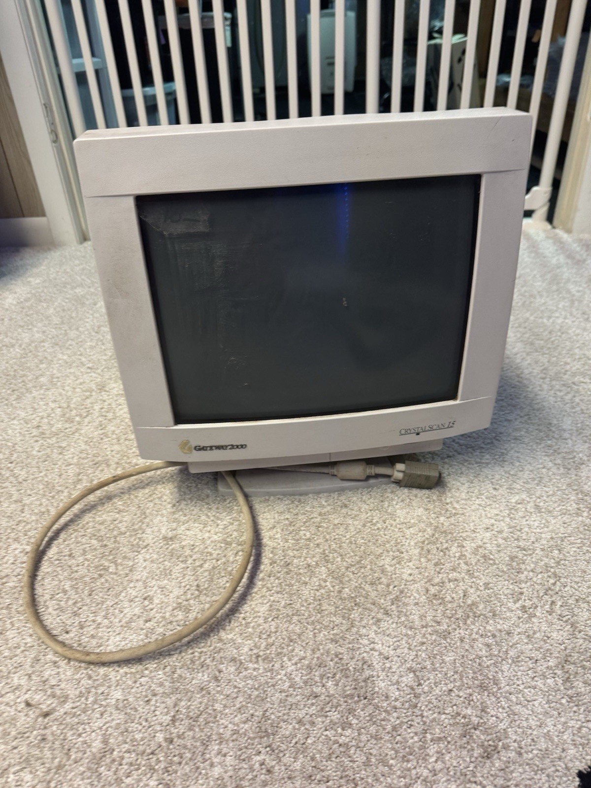 GATEWAY 2000 CRYSTALSCAN 15 CRT COMPUTER MONITOR VINTAGE 14 INCH RARE UNTESTED