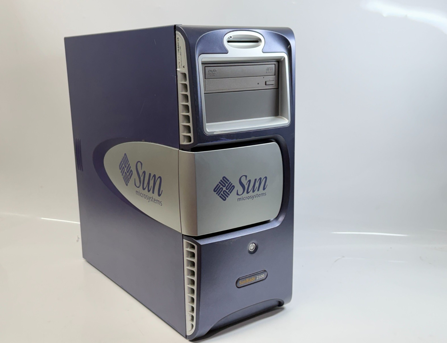 Sun Microsystems Sunblade 2500 2x(Ultra Sparc IIIi) 2GB RAM NO HDD/POWER PARTS