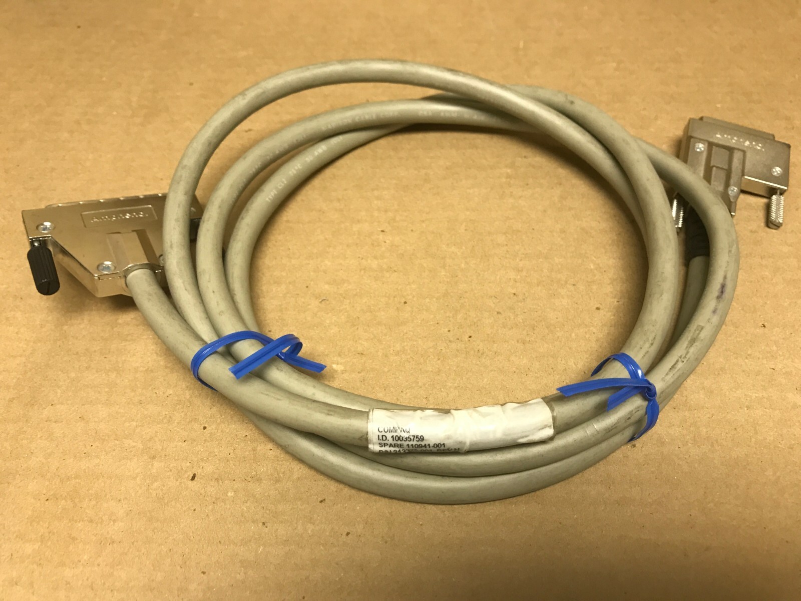 Compaq 6 ft SCSI-5 (VHDCI) 0.8mm to SCSI-3 (HPDB68) 68-Pin Male/Male Cable