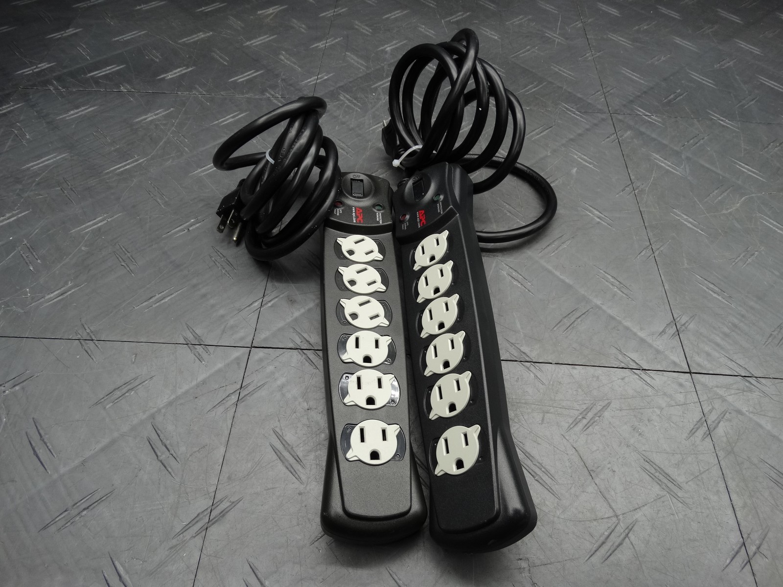 APC P6B Essential SurgeArrest 6-Outlet Surge Protector Power Strip (Lot of 2)
