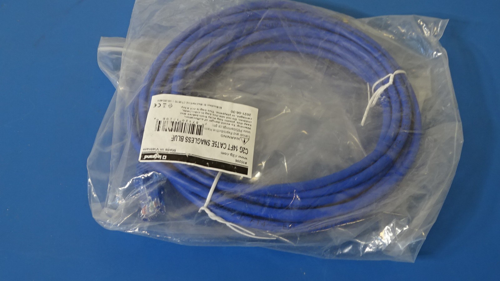Legrand C2G network cable 15206 14FT CAT5E SNAGLESS BLUF