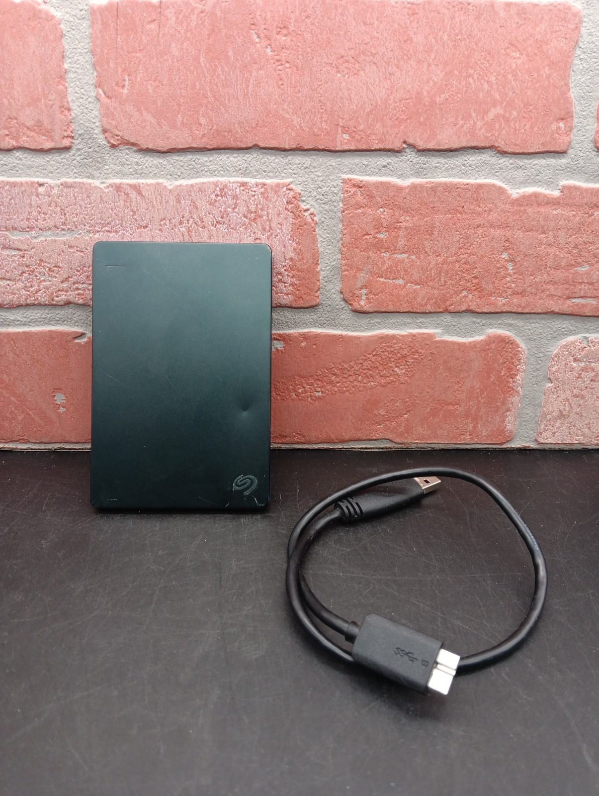 Seagate Portable External Game Drive 2TB PS4 With Cord SRD00F1
