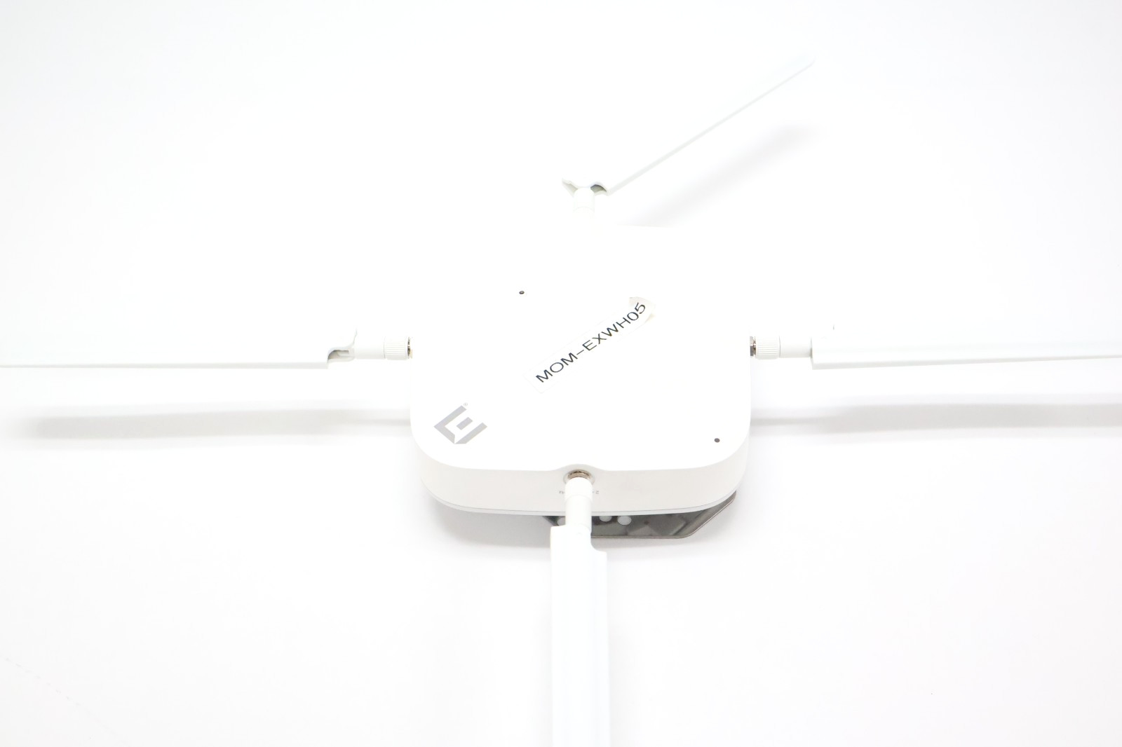 Extreme Networks AP305CX-FCC Dual-Band Wi-Fi 6 Access Point 4 Antennas & Mount
