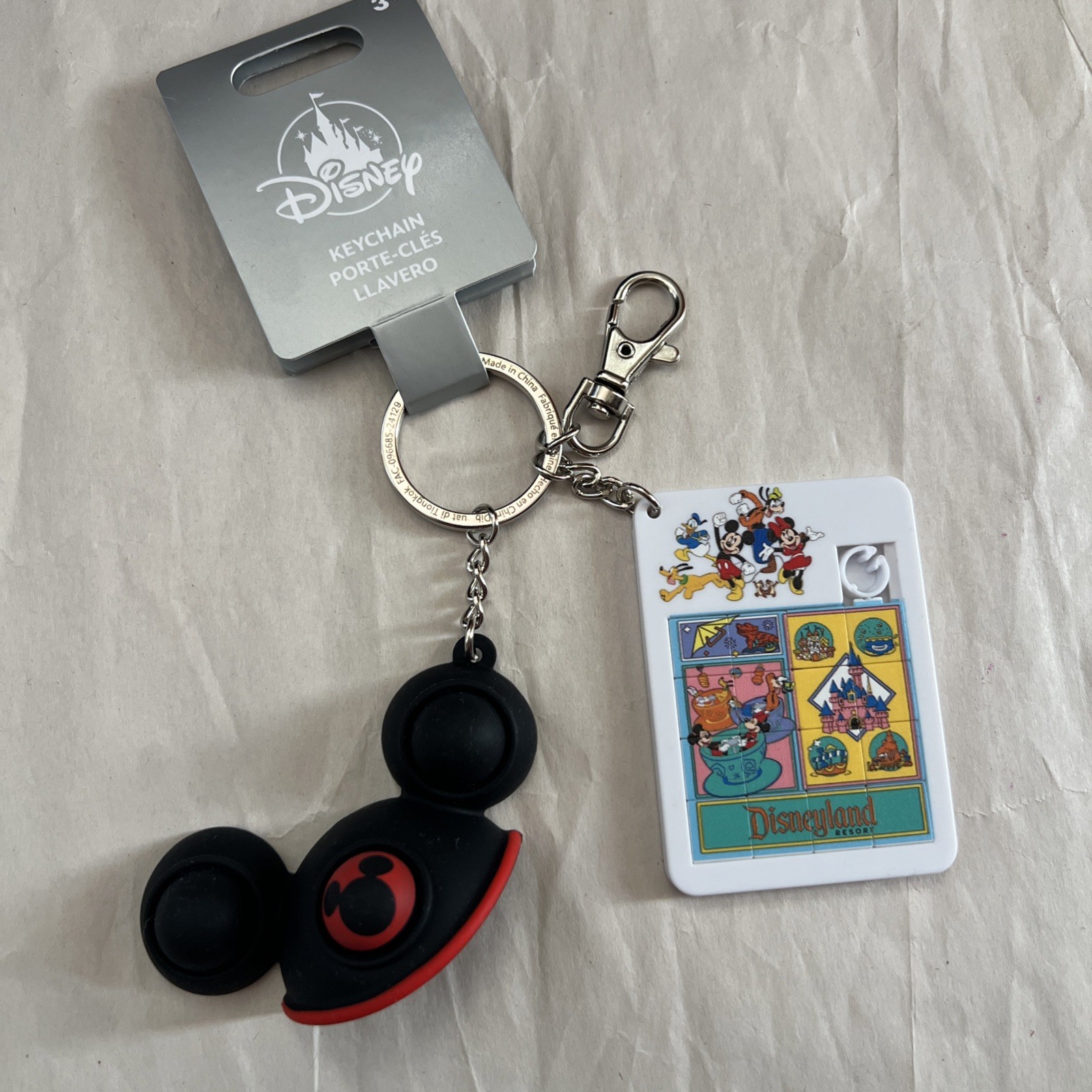 Disney Parks Mickey Ear Hat Puzzle Fidget Keychain Clip Bag Charm 2025