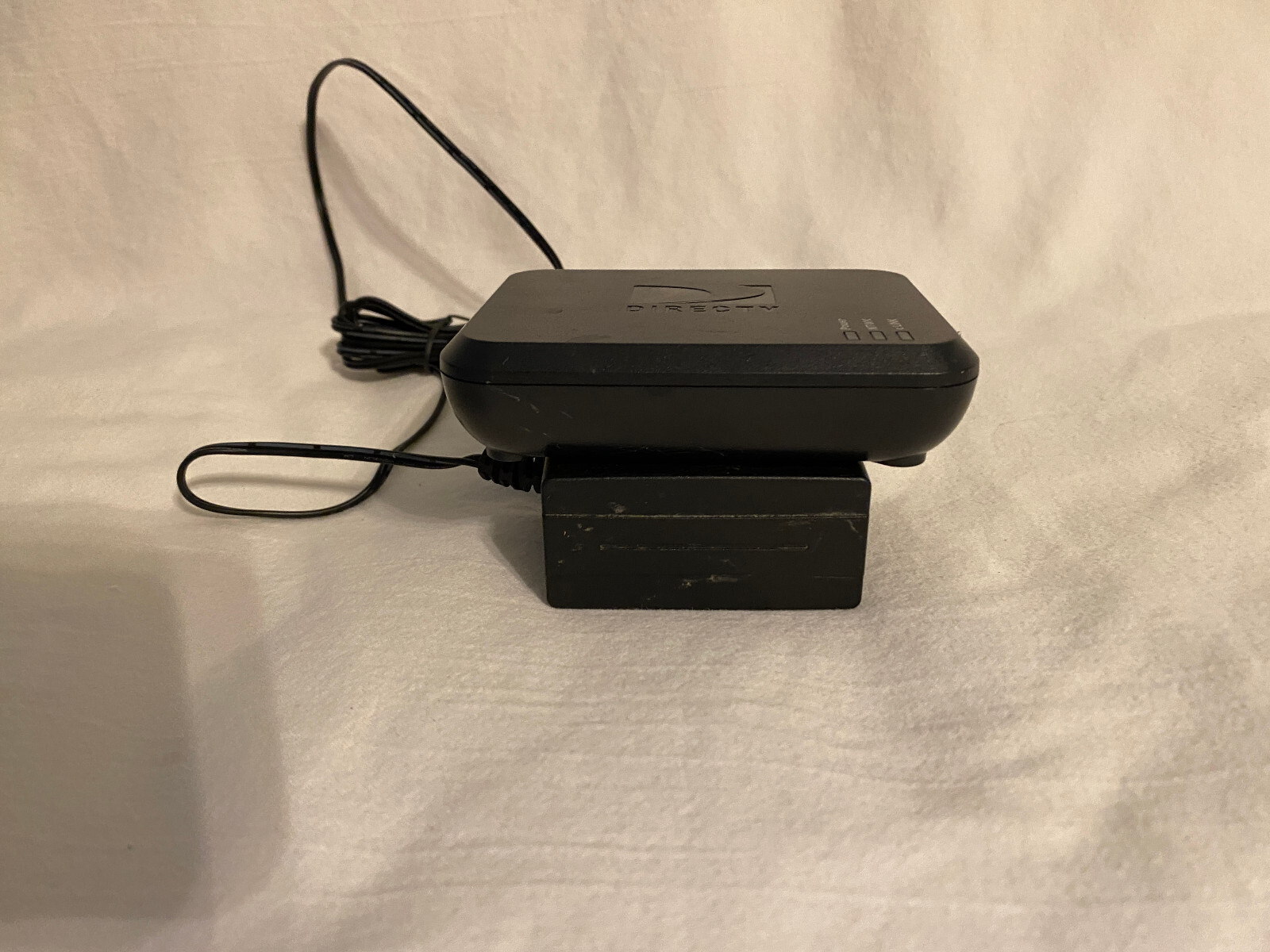 DIRECTV DECABB1MR0-01 DECA BROADBAND ETHERNET TO COAX ADAPTER Used