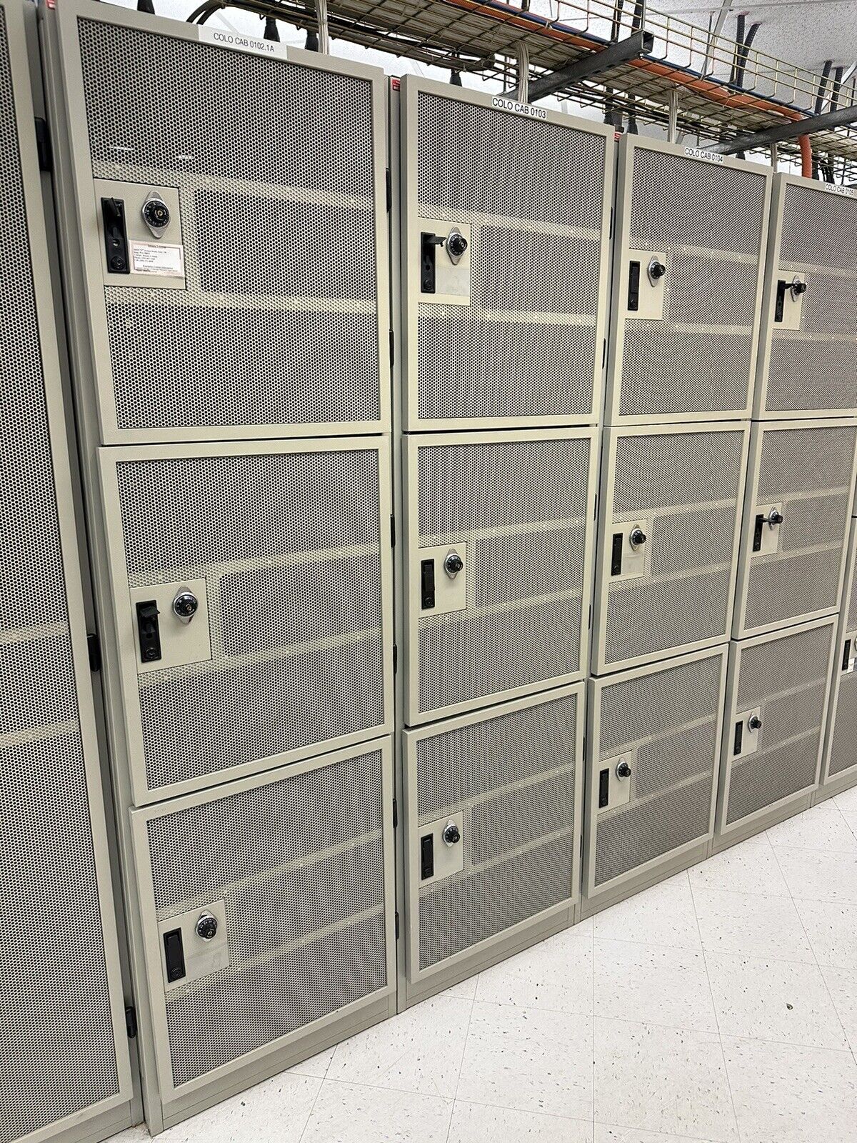 Damac 42U Server Rack Cabinet w/ Side Panels 3 Sections