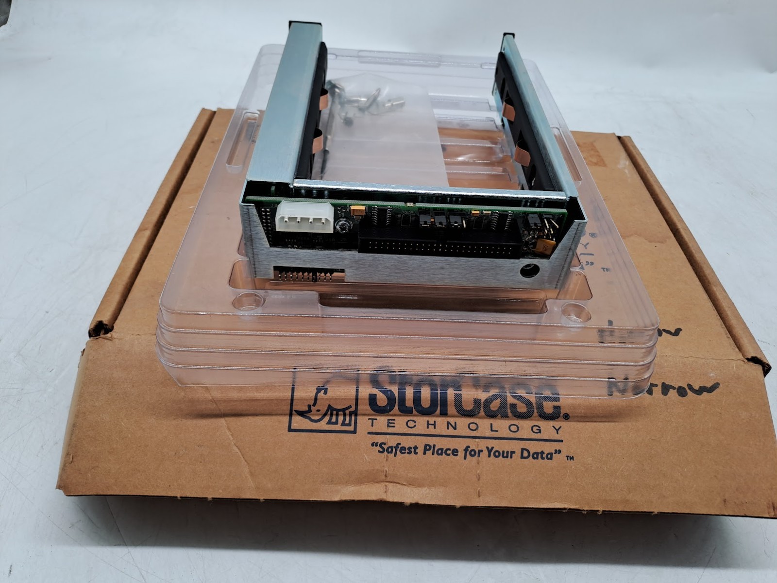 A Kingston Company Storcase Technology Data Express #DE100I-RS/B