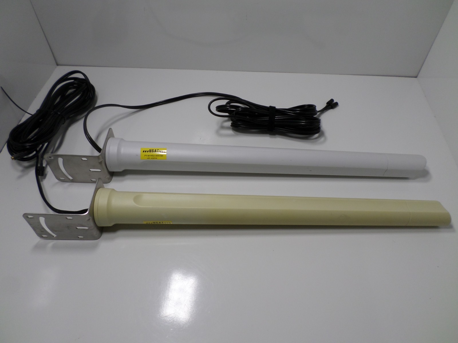 Lot of 2 Poynting OMNI-600  Antenna PY-M-WS-06W-M5