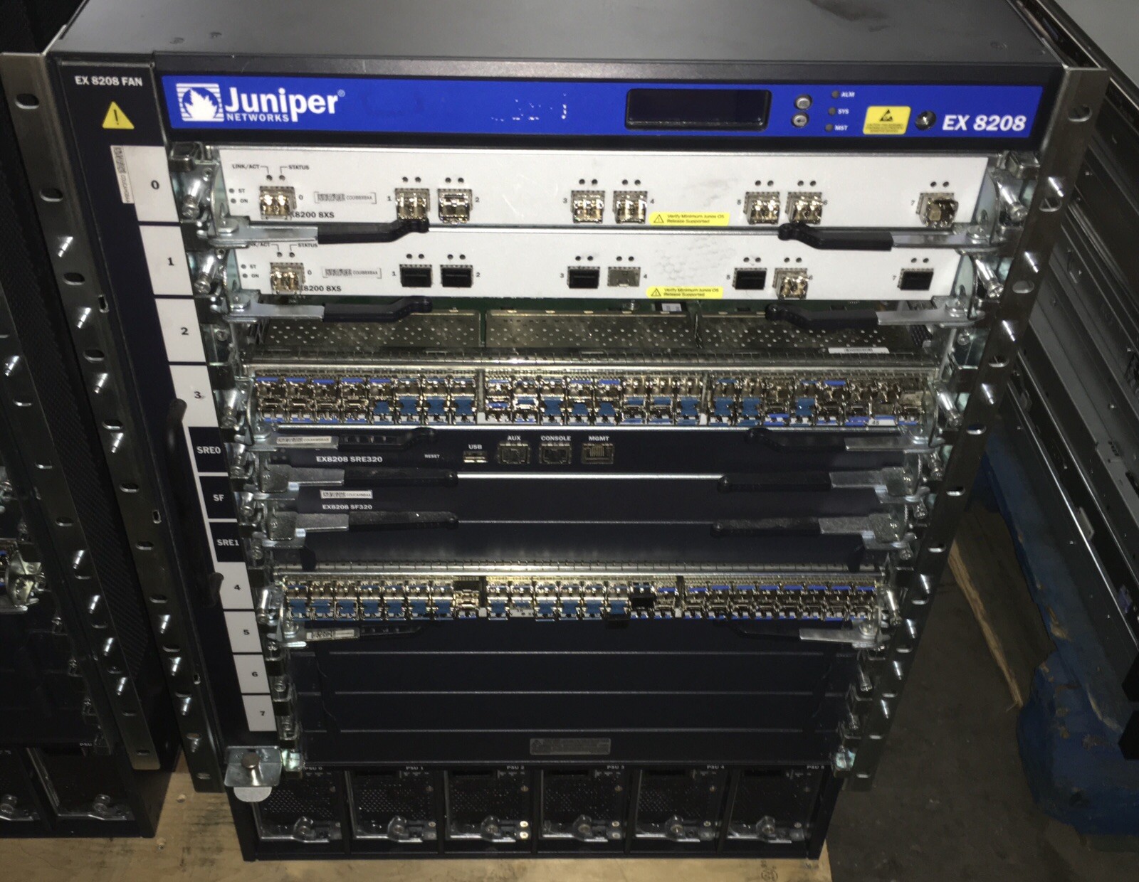Juniper Networks EX 8208 750-024865 Switch Chassis w/ Modules