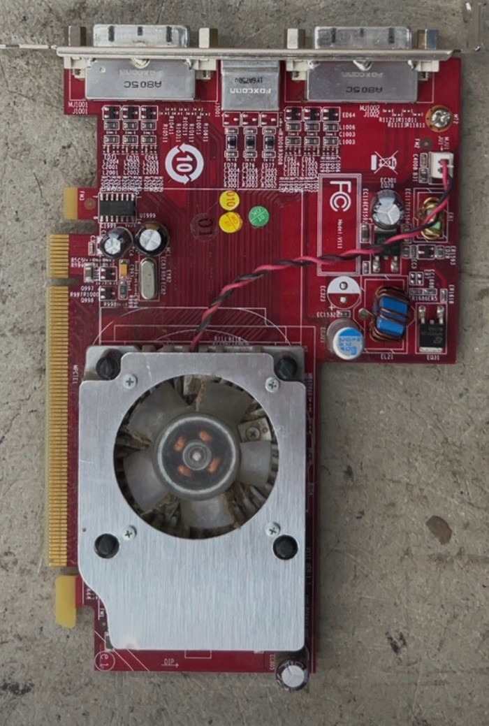 MSI V111 88-106-019180  Ati Radeon Hd 2400XT 256MB Pci-E DVI Full Height