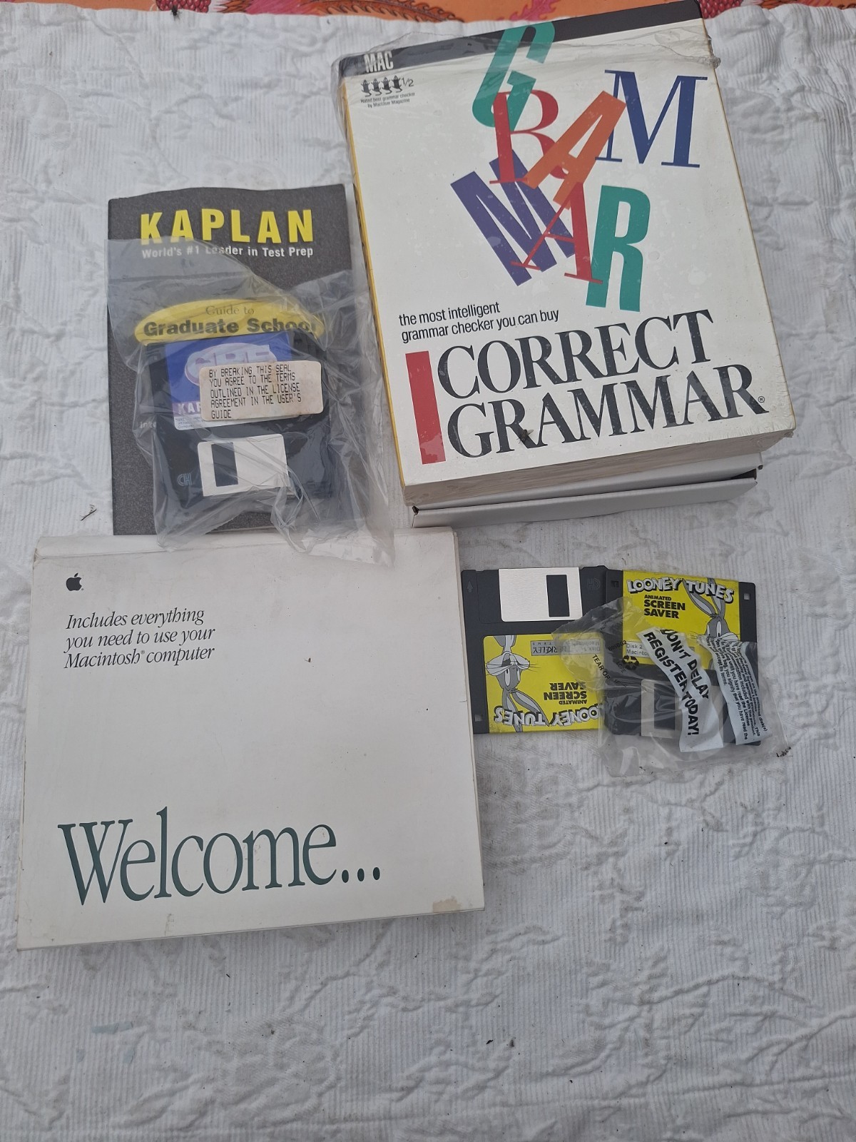 Vintage Apple Macintosh Lot Welcome Box Correct Grammar LooneyTunes Floppy Disks