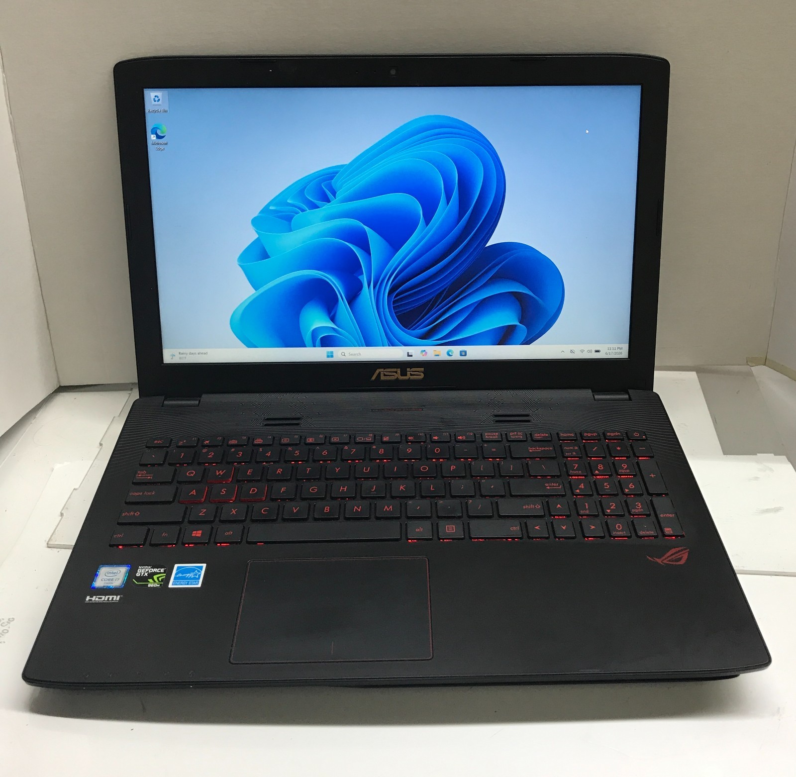 ASUS ROG ZX50V i7-6700HQ@2.60GHz 8GB RAM 256GB SSD W11H GEFORCE GTX 960M BACKLIT