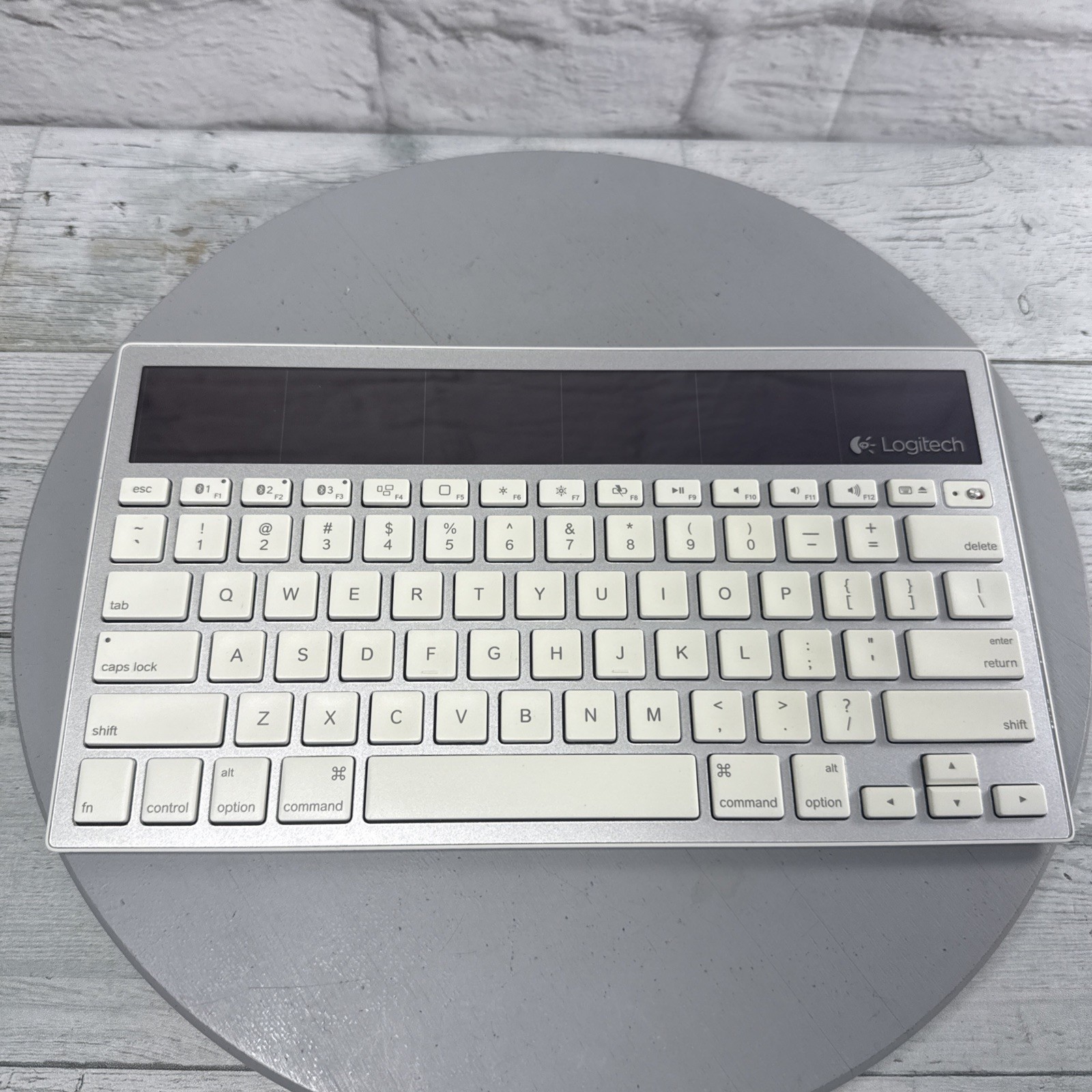 Logitech K760 Wireless Solar US Keyboard for Select Apple/Mac Devices Tested