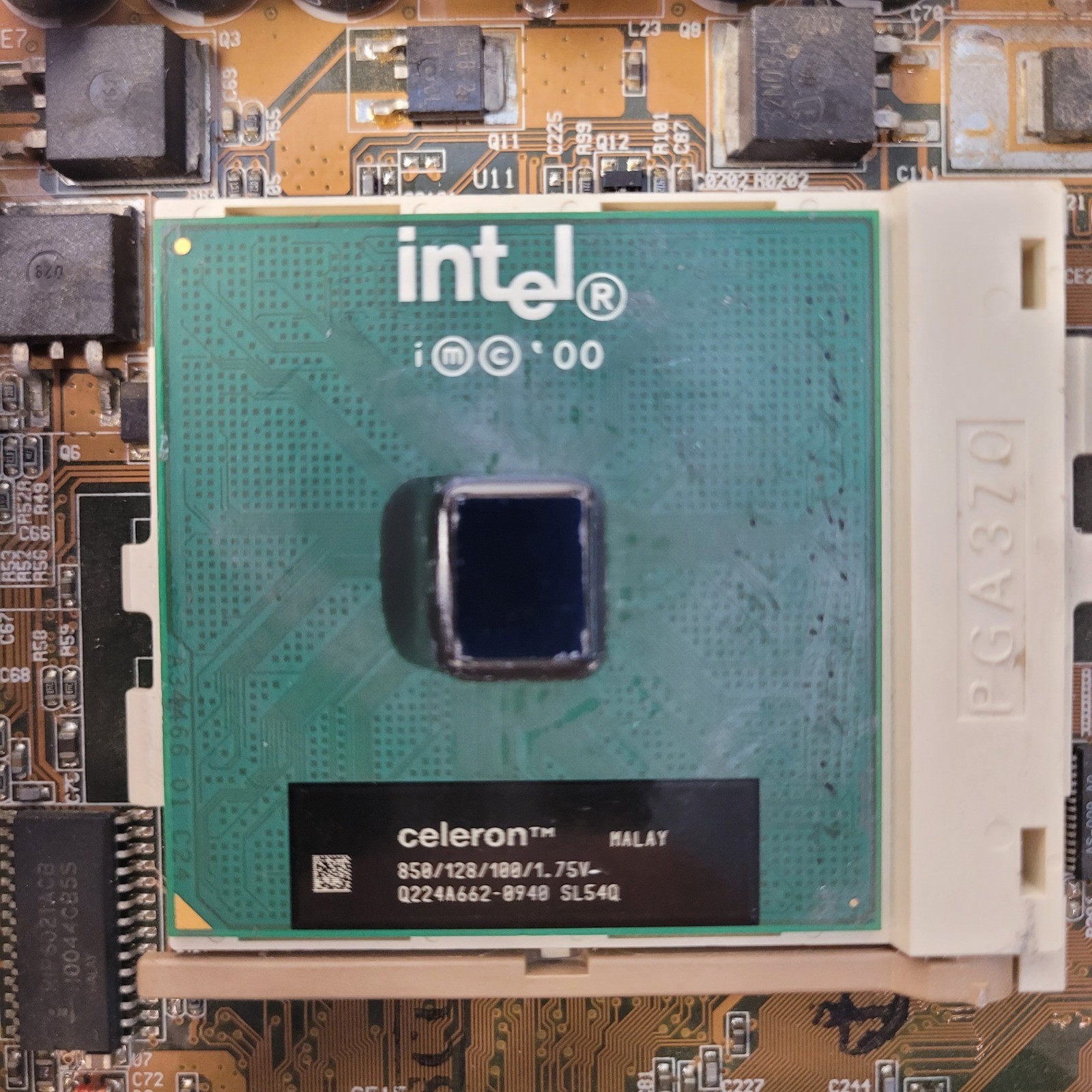 Intel Celeron Processor 850MHz 128KB 100MHz 1.75V SL54Q Socket 370 CPU