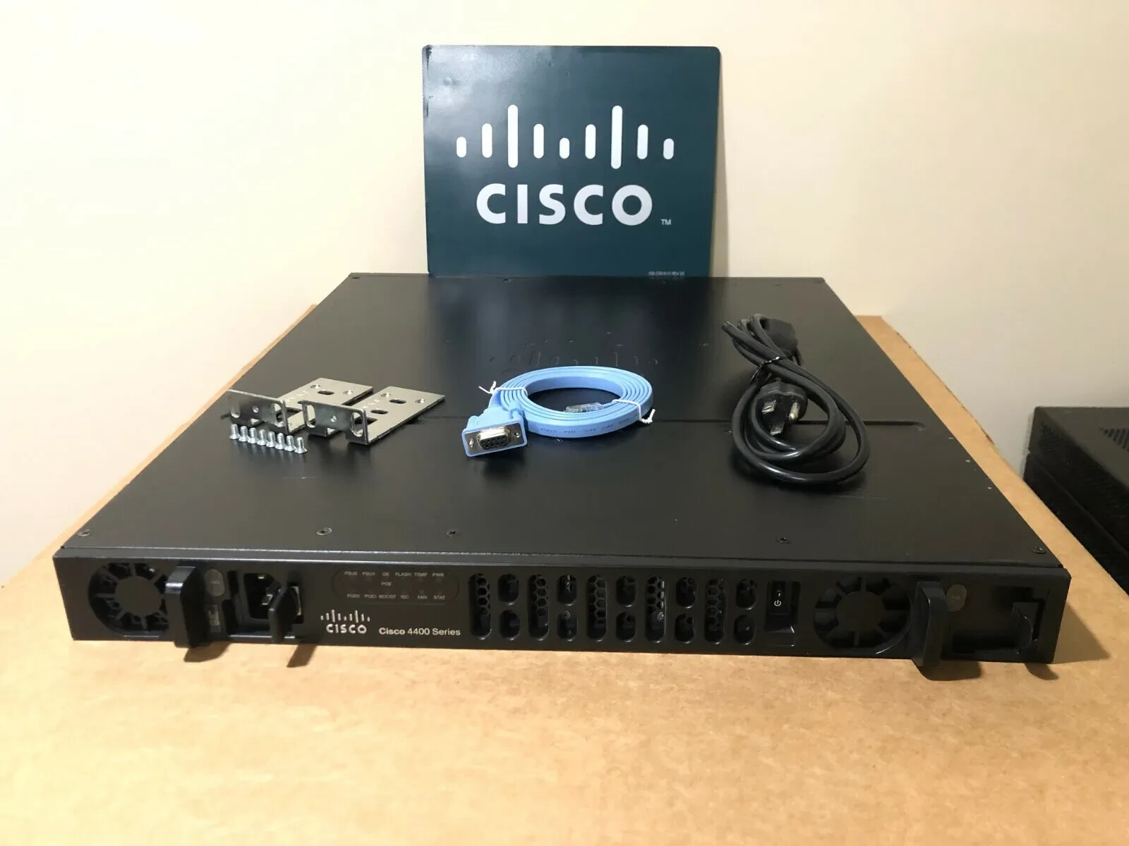 CISCO ISR4431-VSEC/K9 4-Port Gigabit Voice SECURITY ROUTER ISR4331 VSEC PVDM4-64