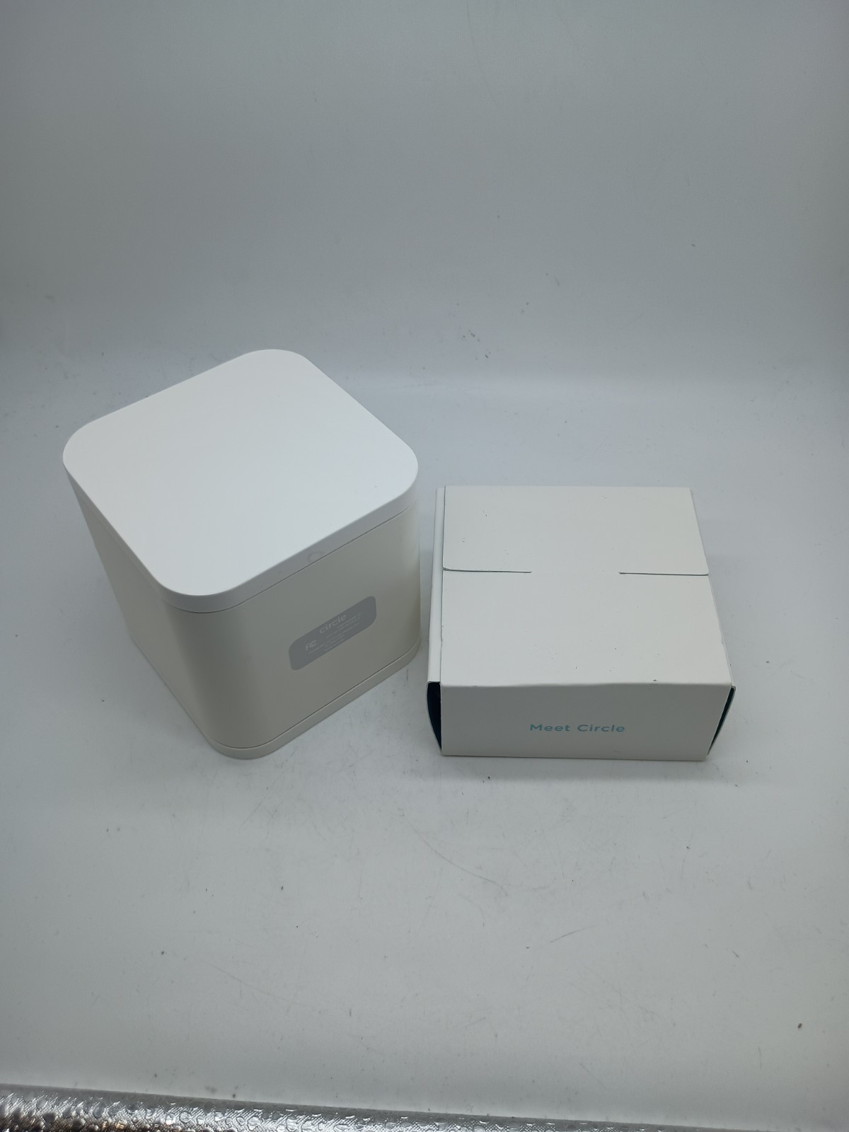 #D) Circle With Disney Circle Home The Smart Family Device No Box