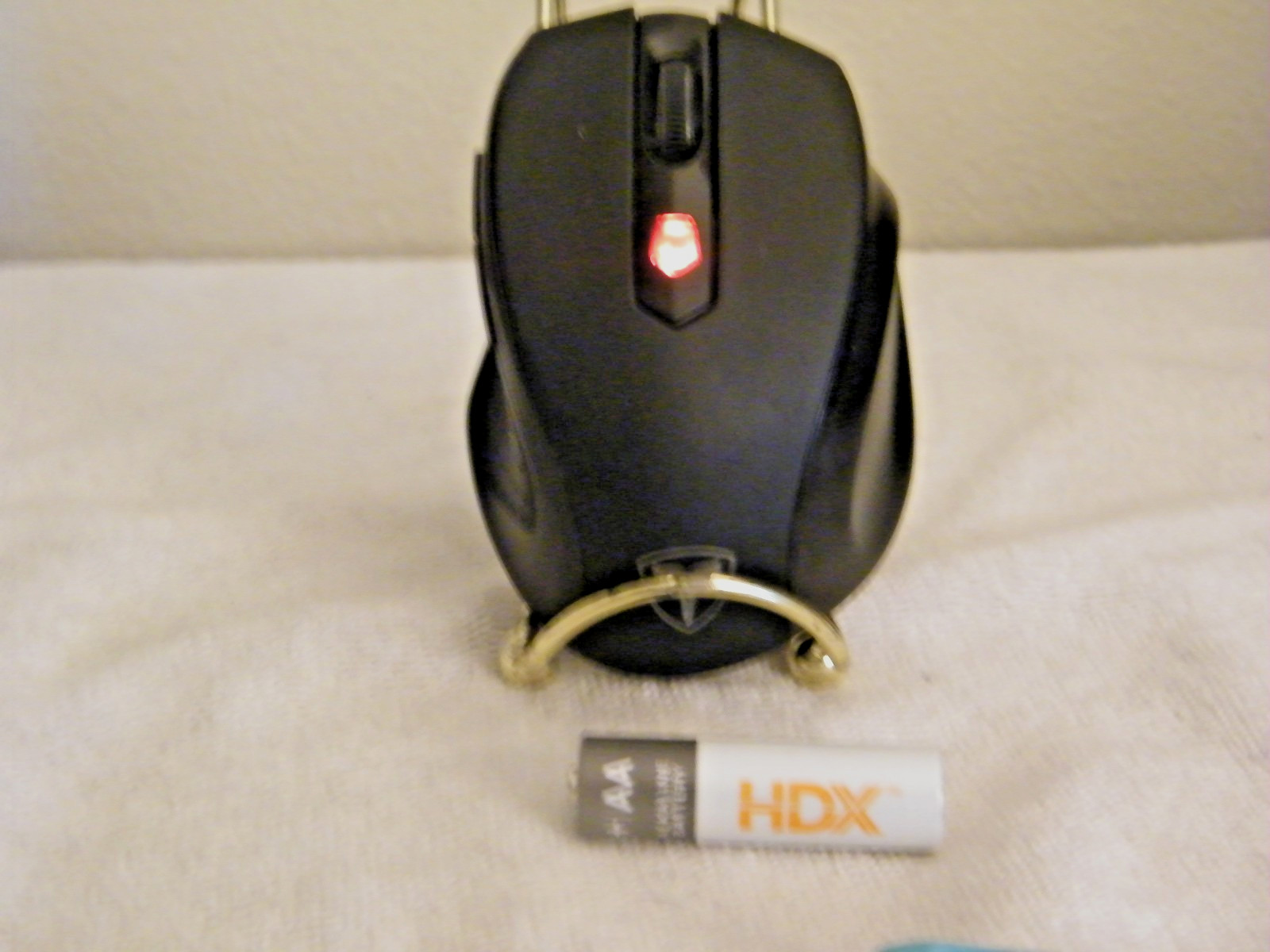 GENUINE EASTERN TIMES 2.4GHZ WIRELESS OPTICAL GAMING MOUSE WITH RECEIVER (D-09)