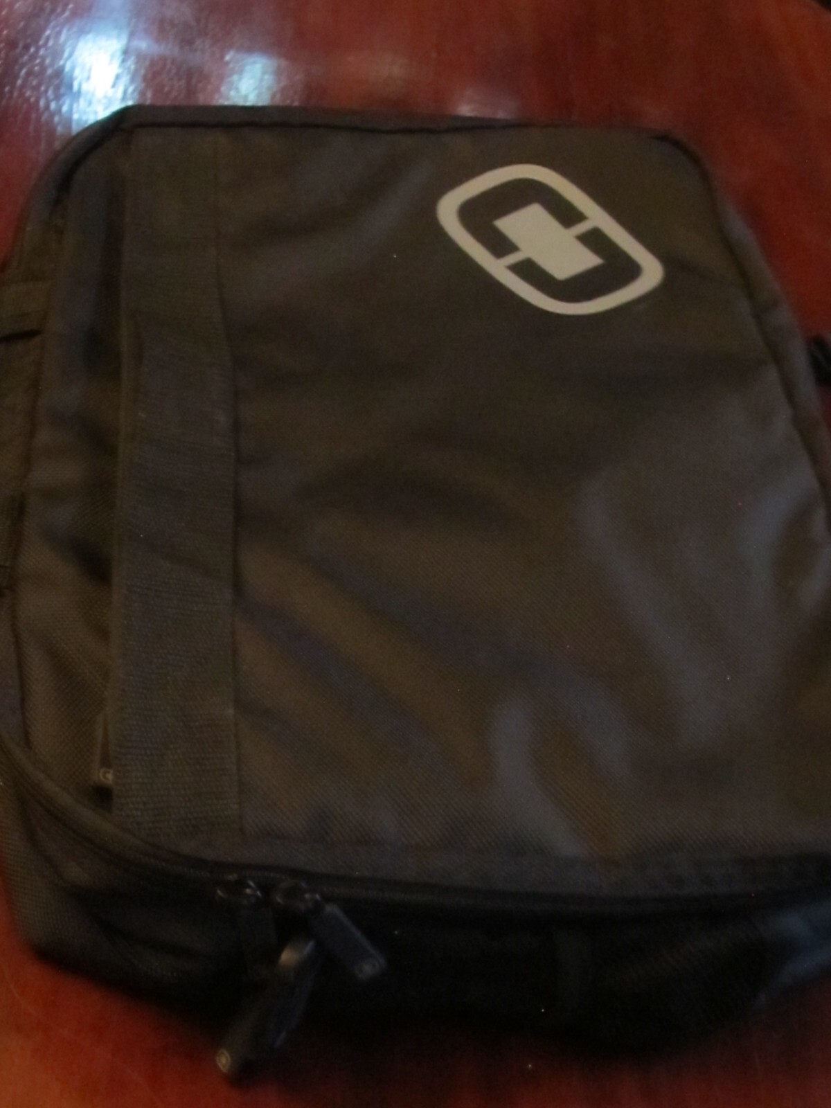 OGIO padded commuter bag. 17" computer with fit. Loads of pockets. NWT