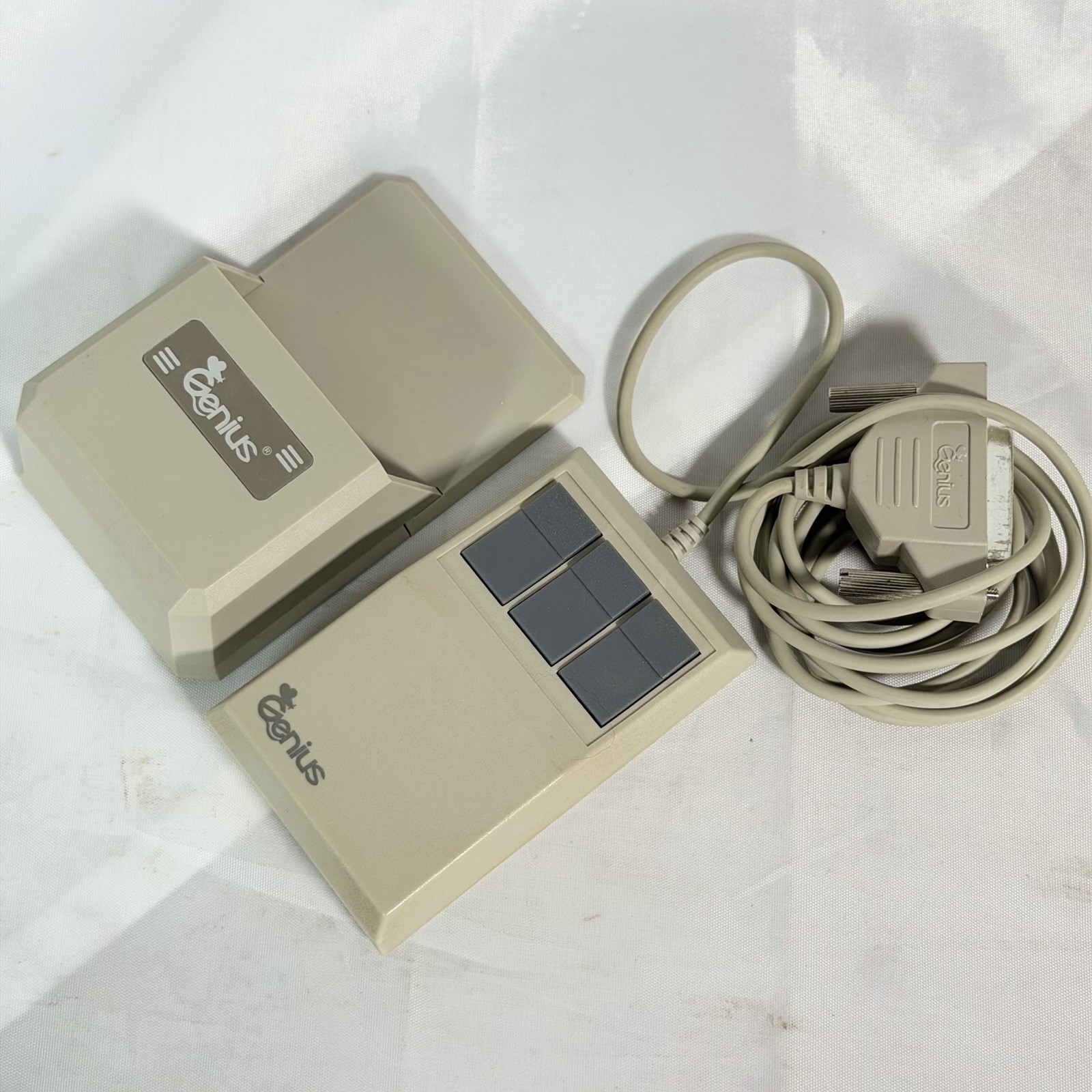 Vintage Genius GM-6 3 Button Serial Ball Mouse w/ Original Holder KYE 1980s LN