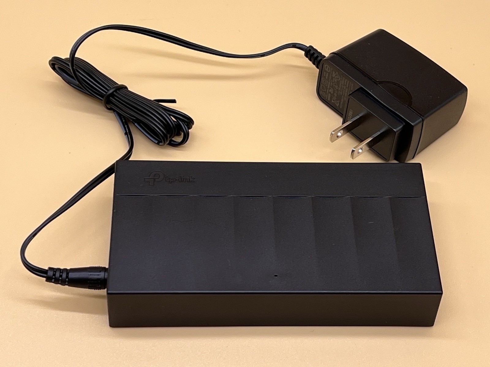 TP-Link Litewave 8 Port Gigabit Desktop Switch | Model: LS1008G Very Good.