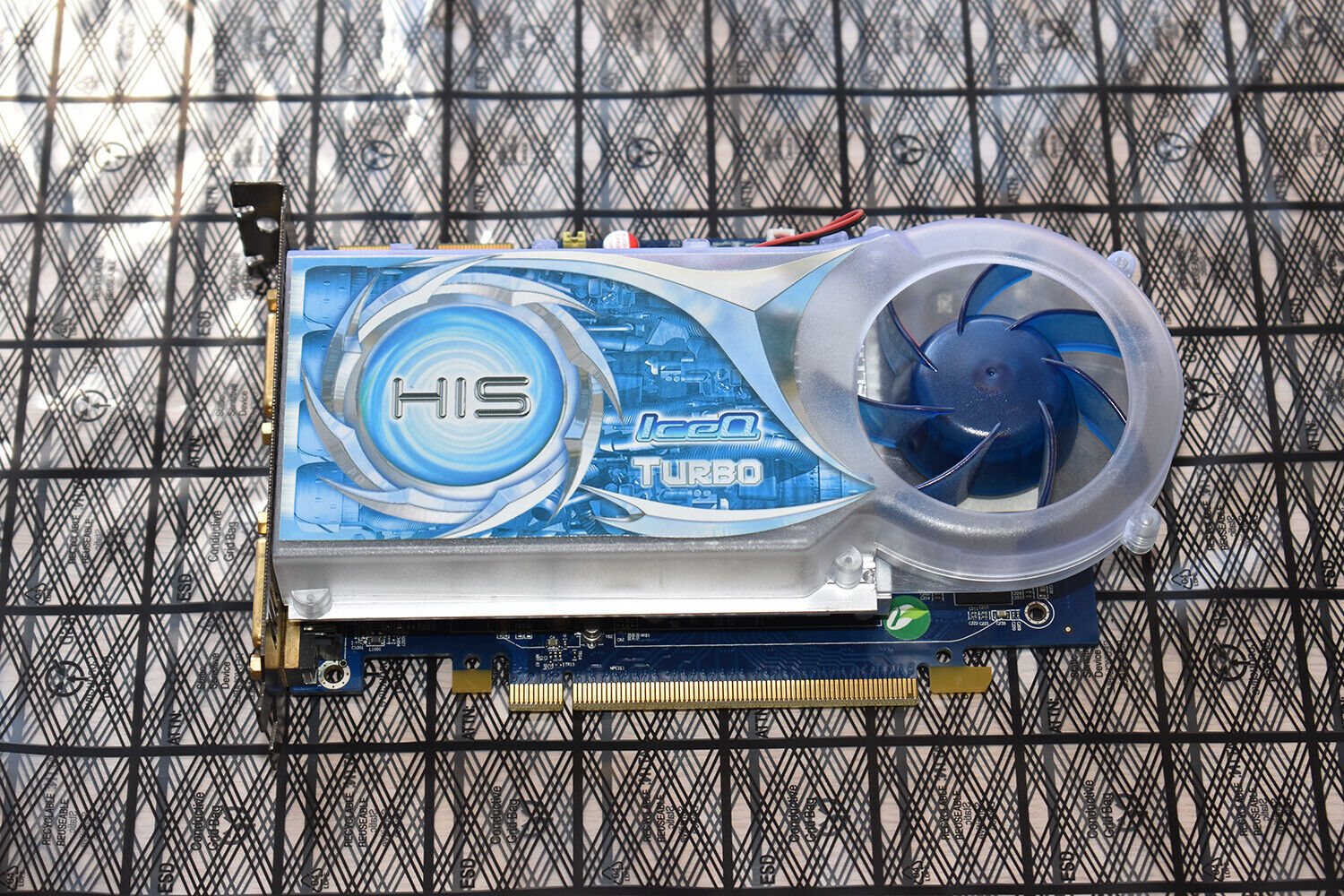 HIS Radeon HD2600XT 512MB GDDR3 AGB Graphics Card H071023328 | GPU73