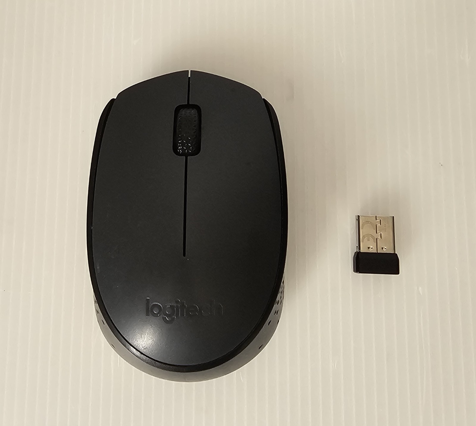 Logitech M170 Advanced Optical Mouse  with USB Receiver Dongle 