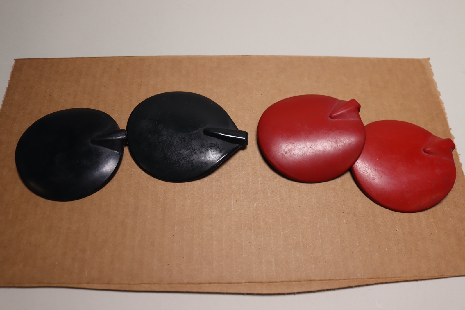 Chattanooga Reusable Rubber Carbon Electrode Pads 4 PS (2 Red & 2 Black) 4"