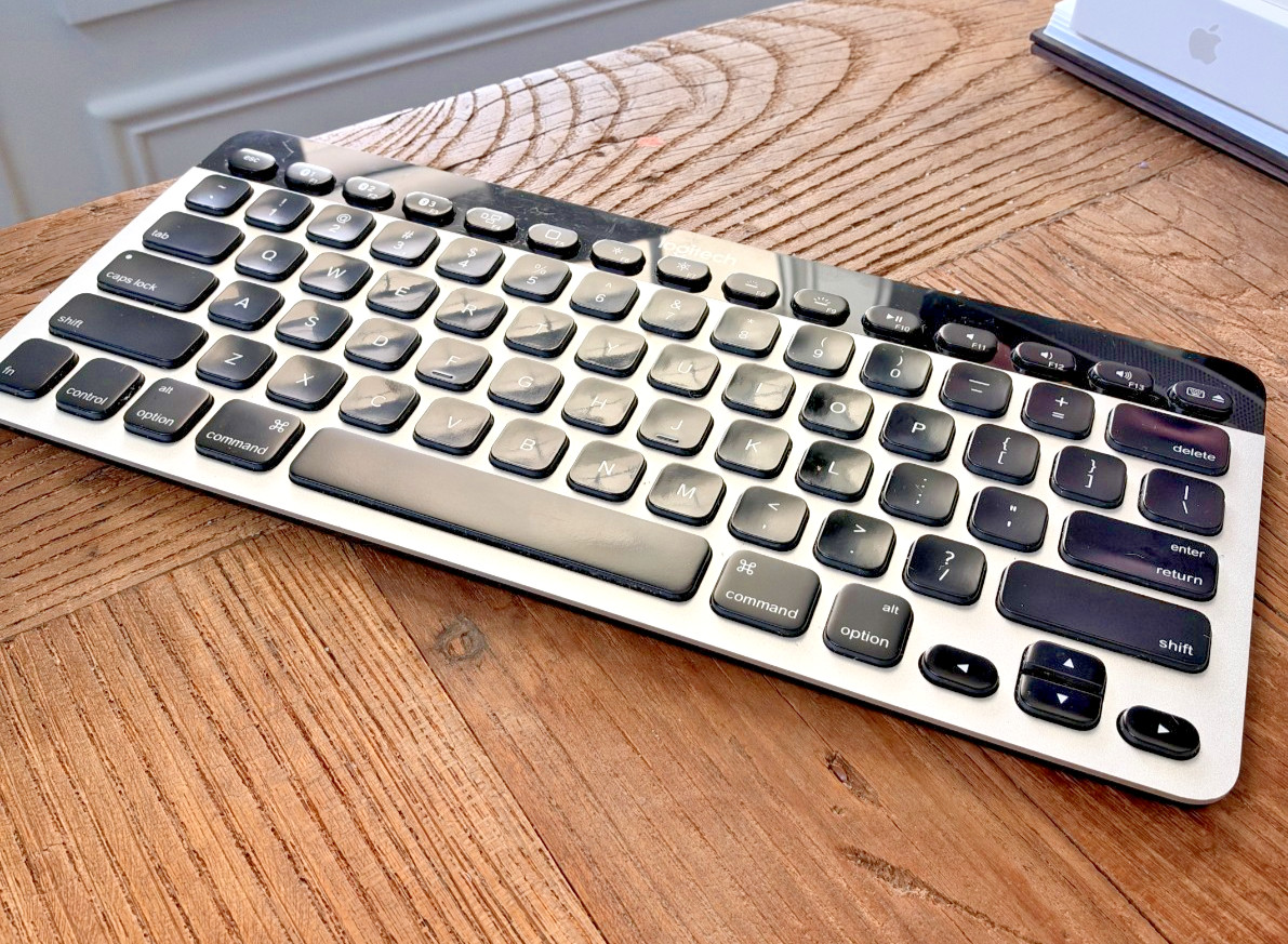 Logitech Easy-Switch K811 Black & White Wireless Bluetooth Keyboard for Mac/iPad